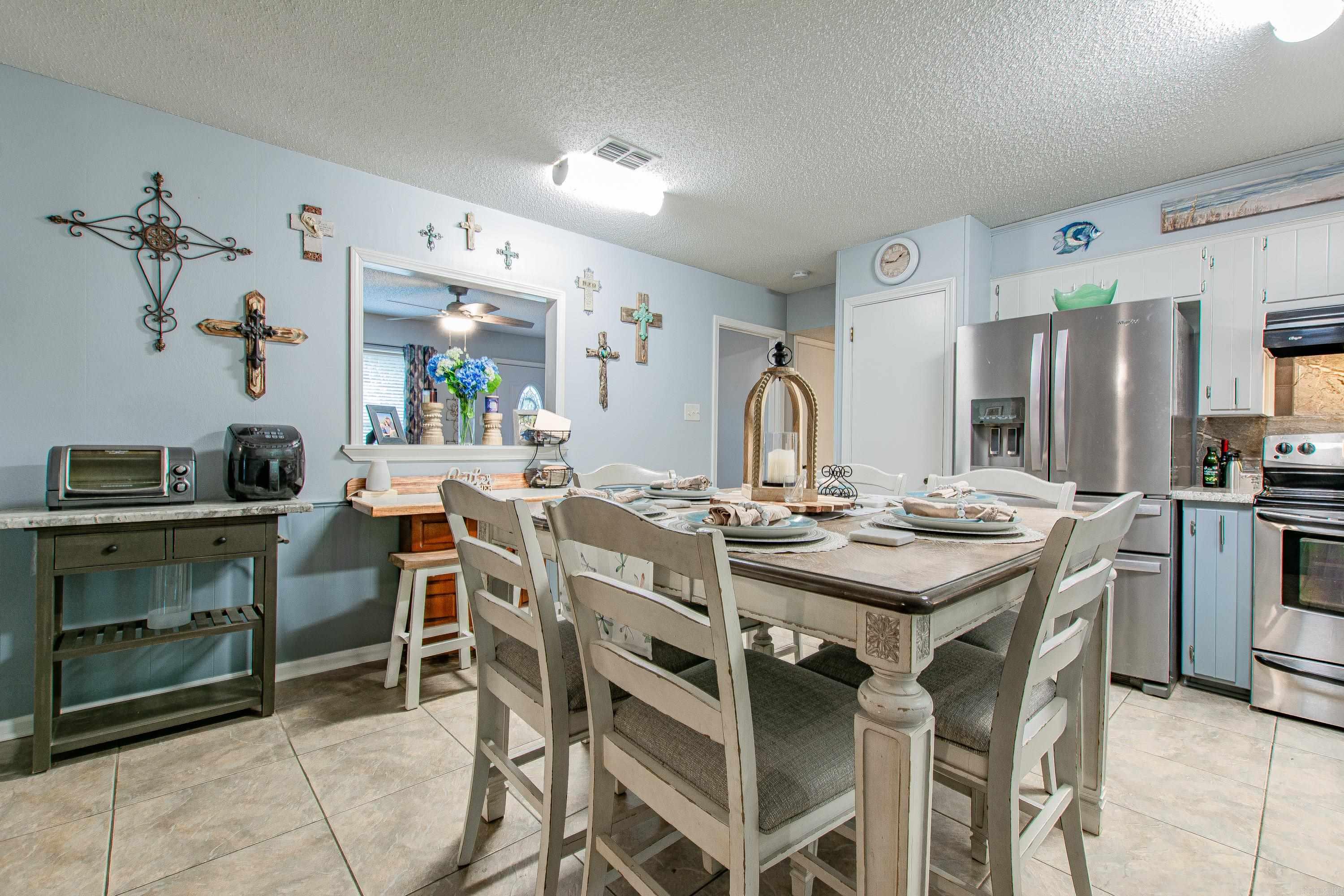 7014 Red Oak Drive