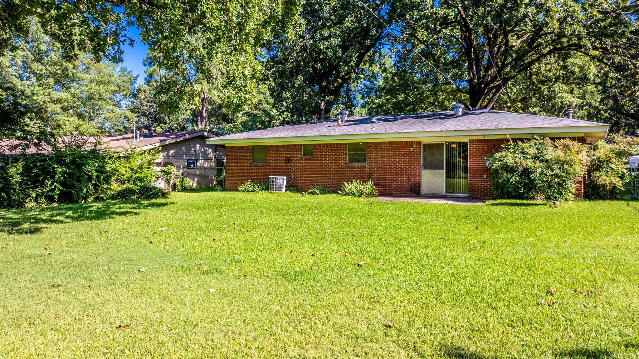 1927 Arrowhead Road