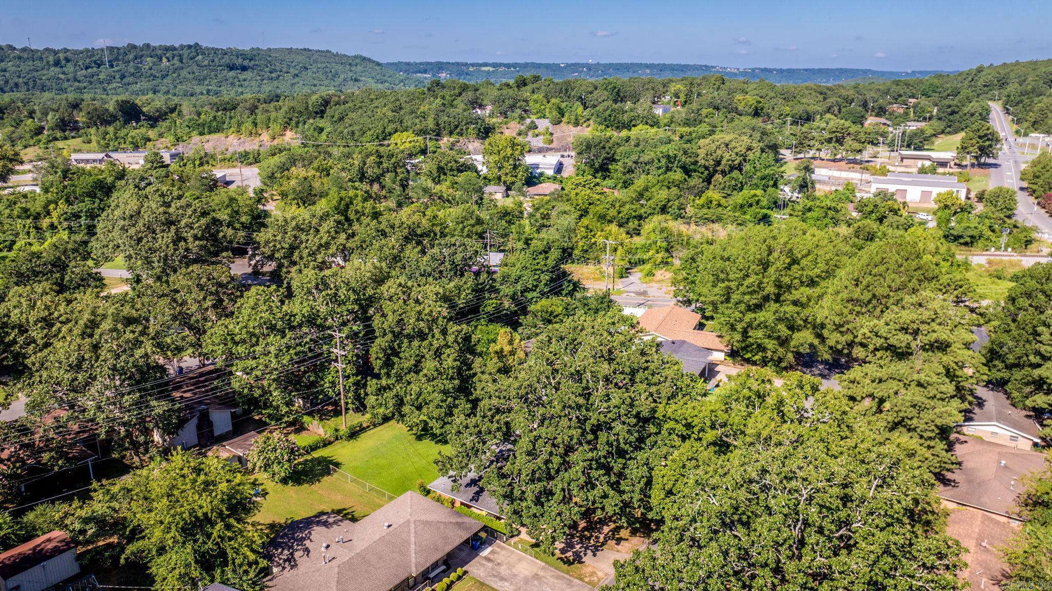 1927 Arrowhead Road