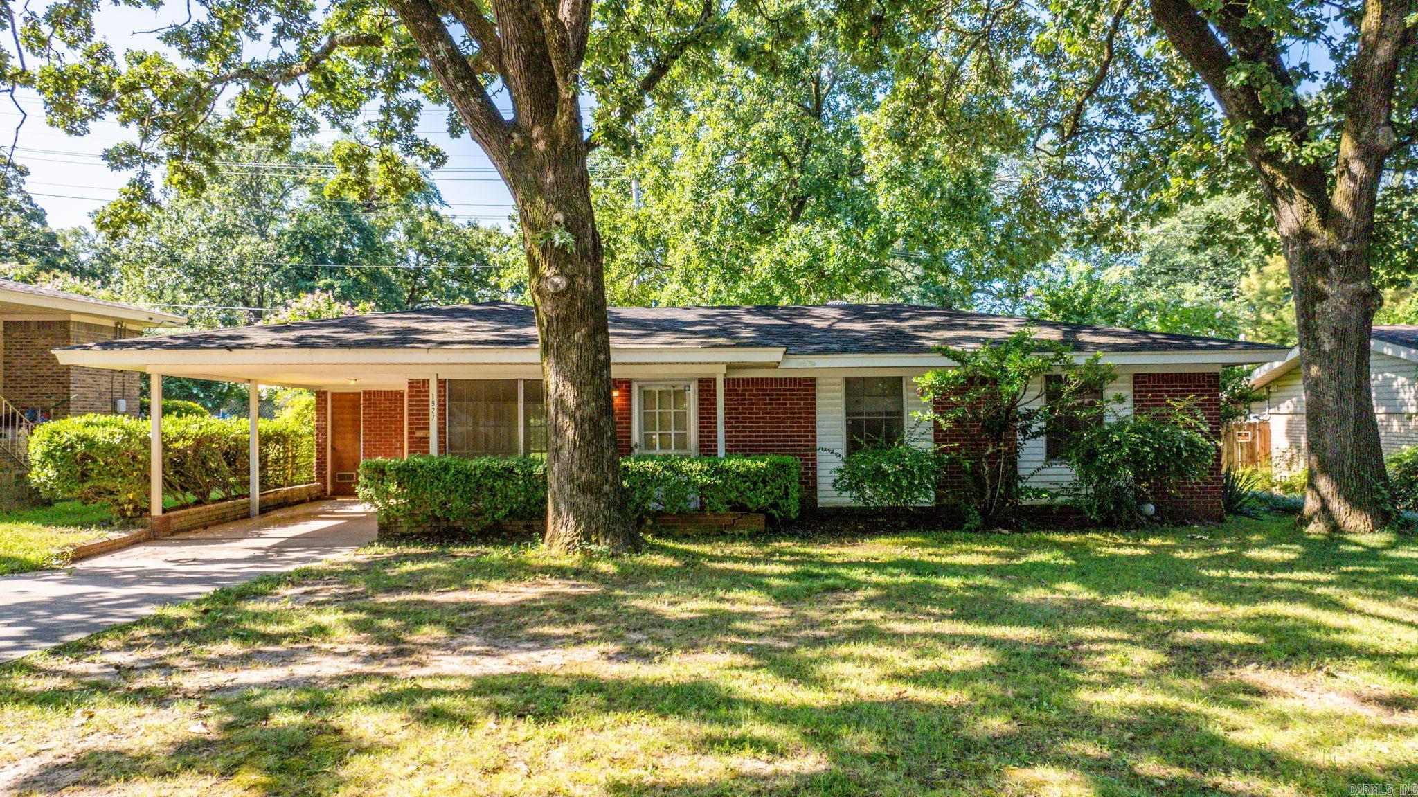 1927 Arrowhead Road