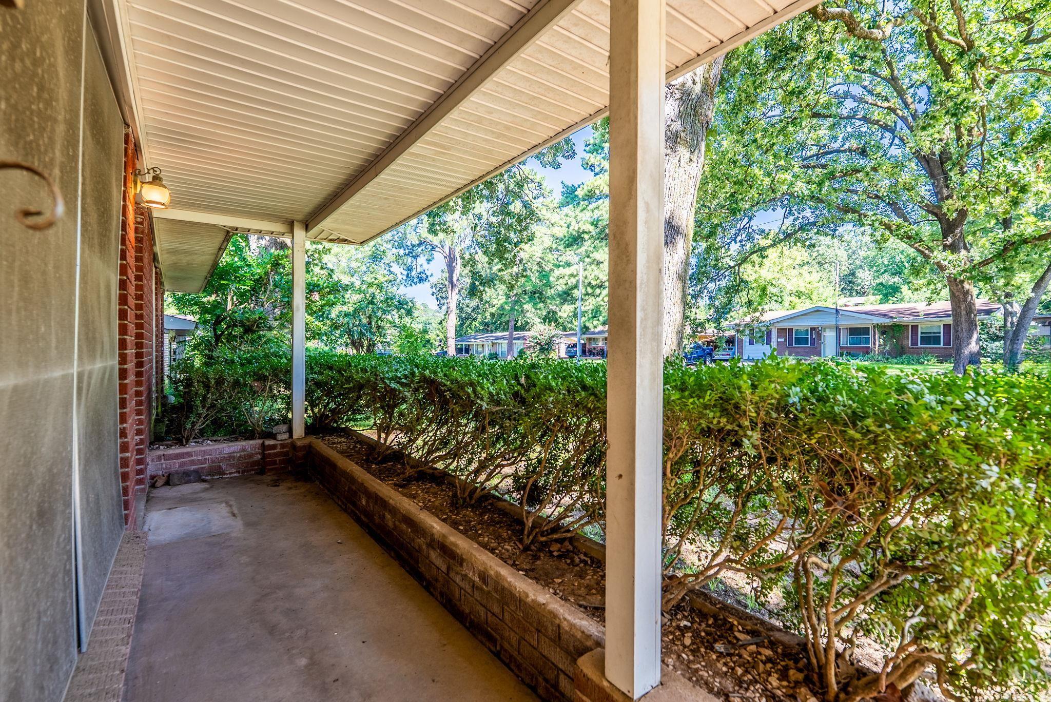 1927 Arrowhead Road