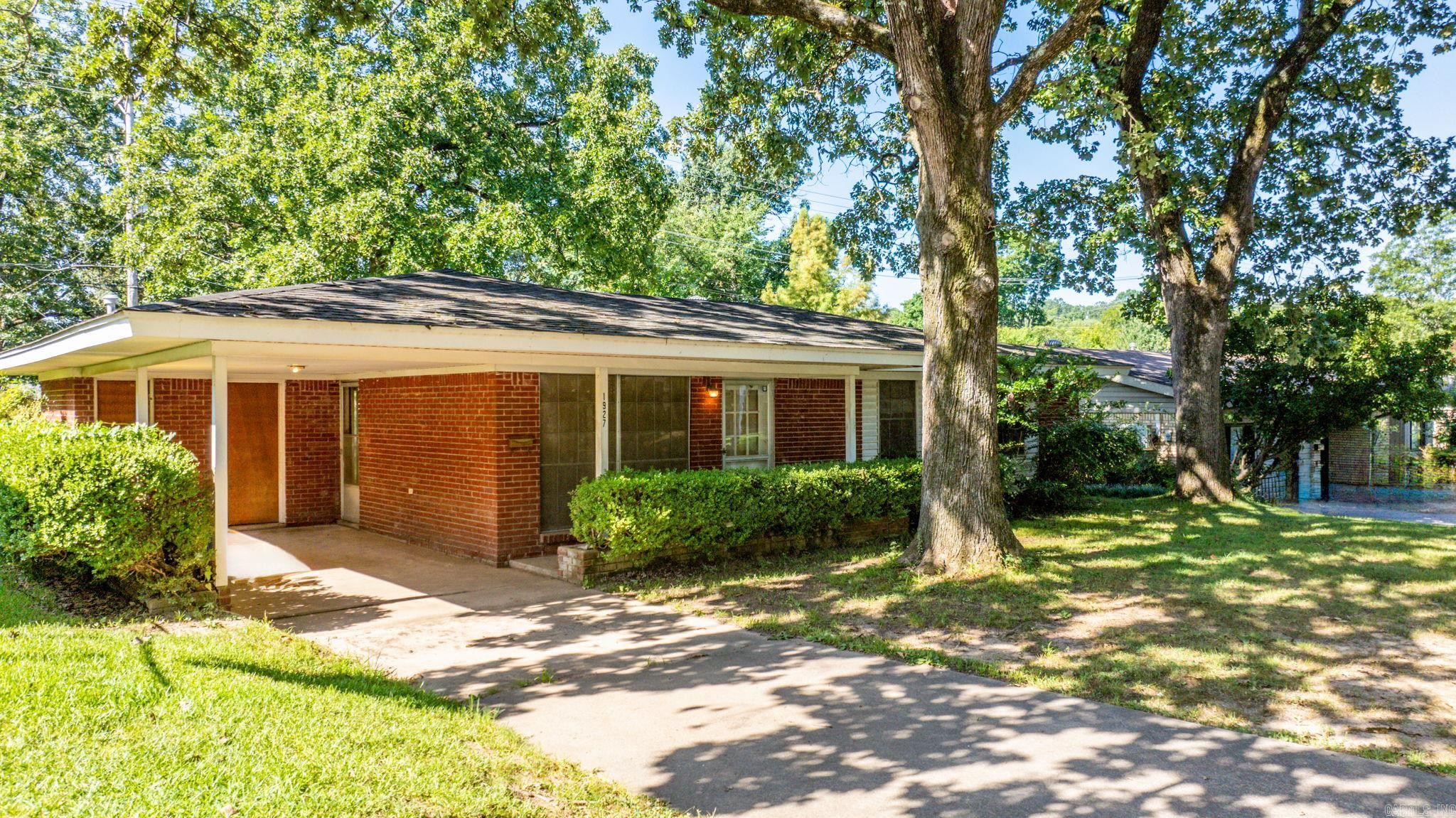 1927 Arrowhead Road