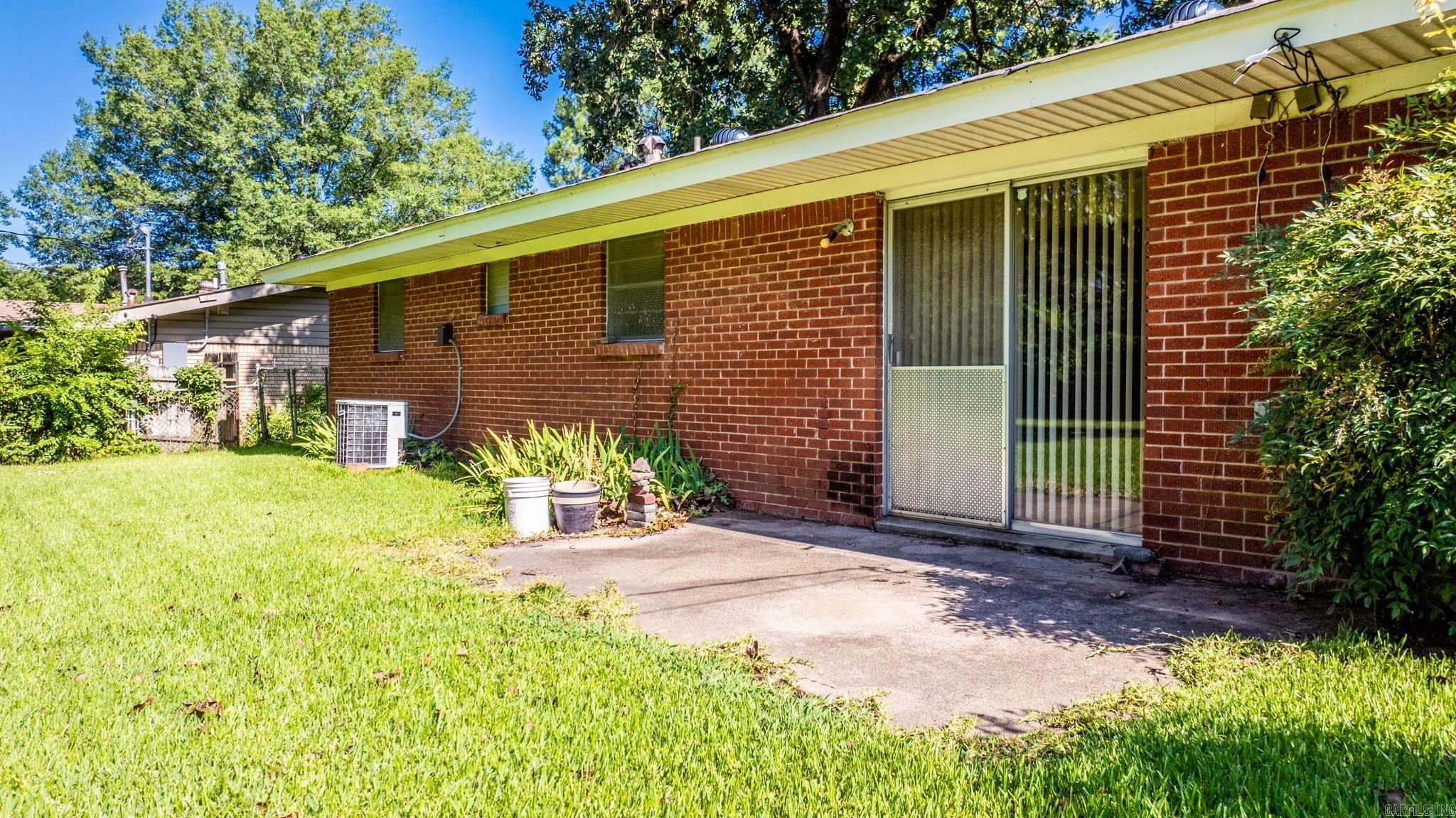 1927 Arrowhead Road