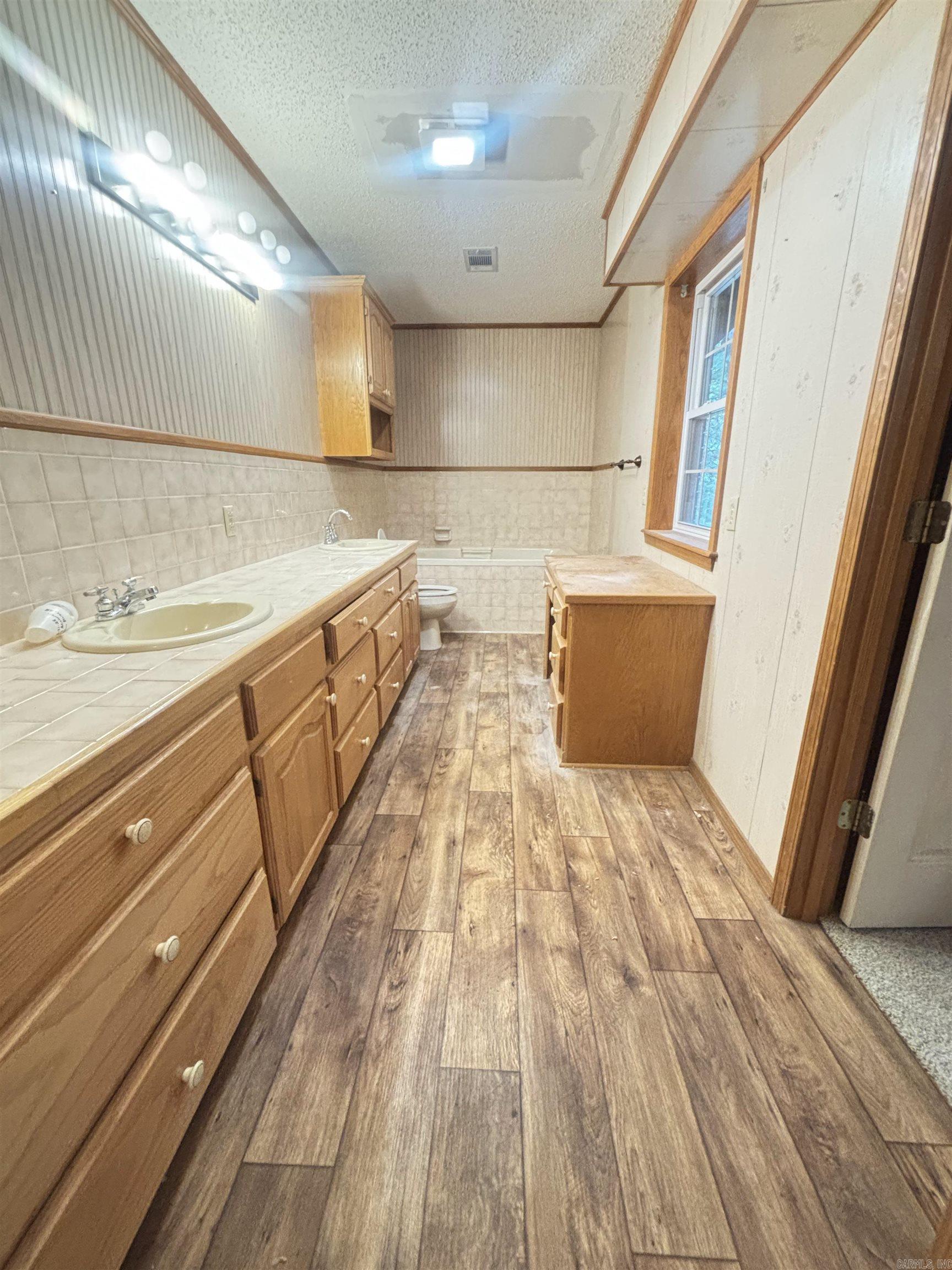 13 Artesian Well Road