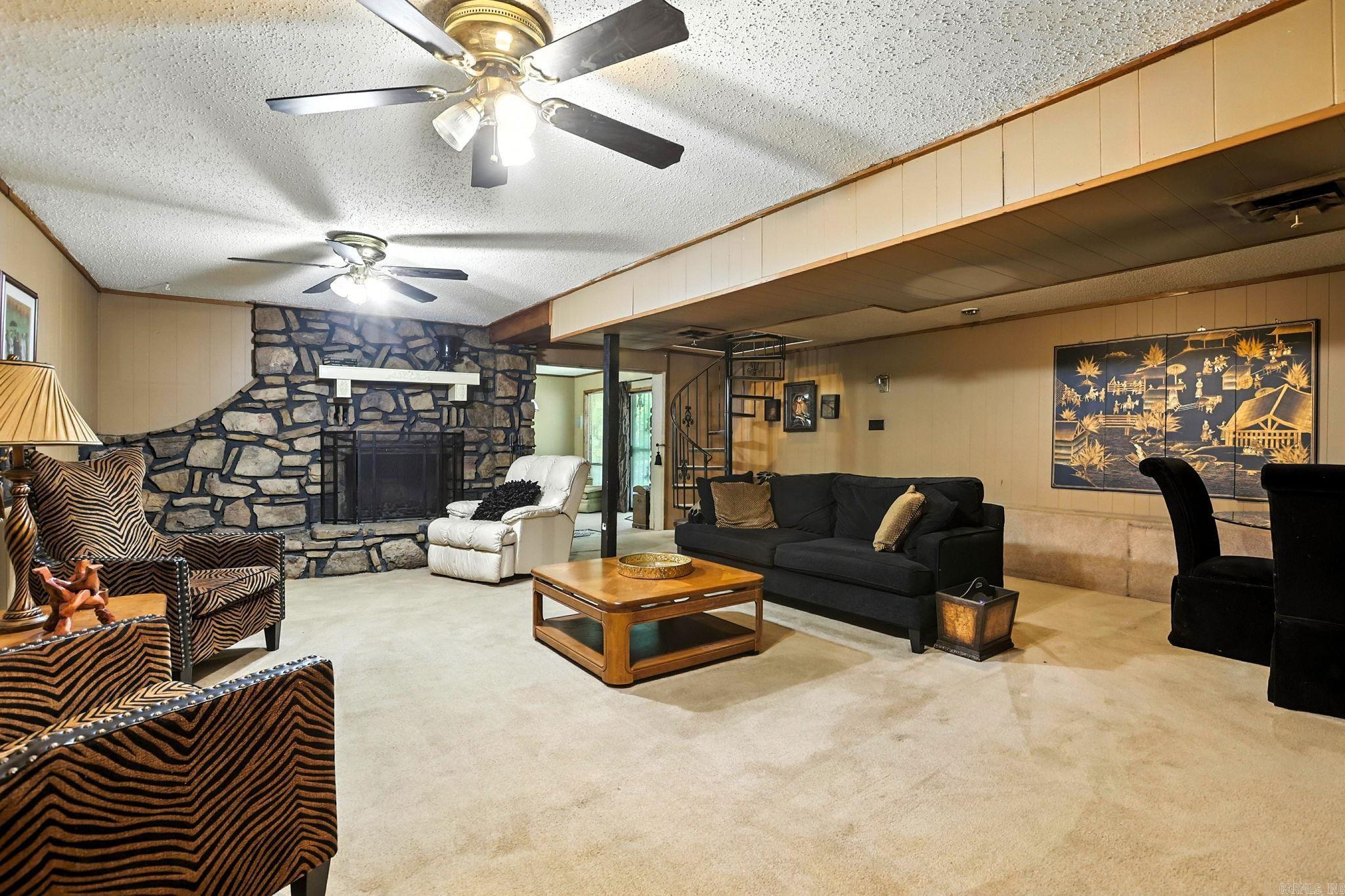 2911 Linda Kay Dr