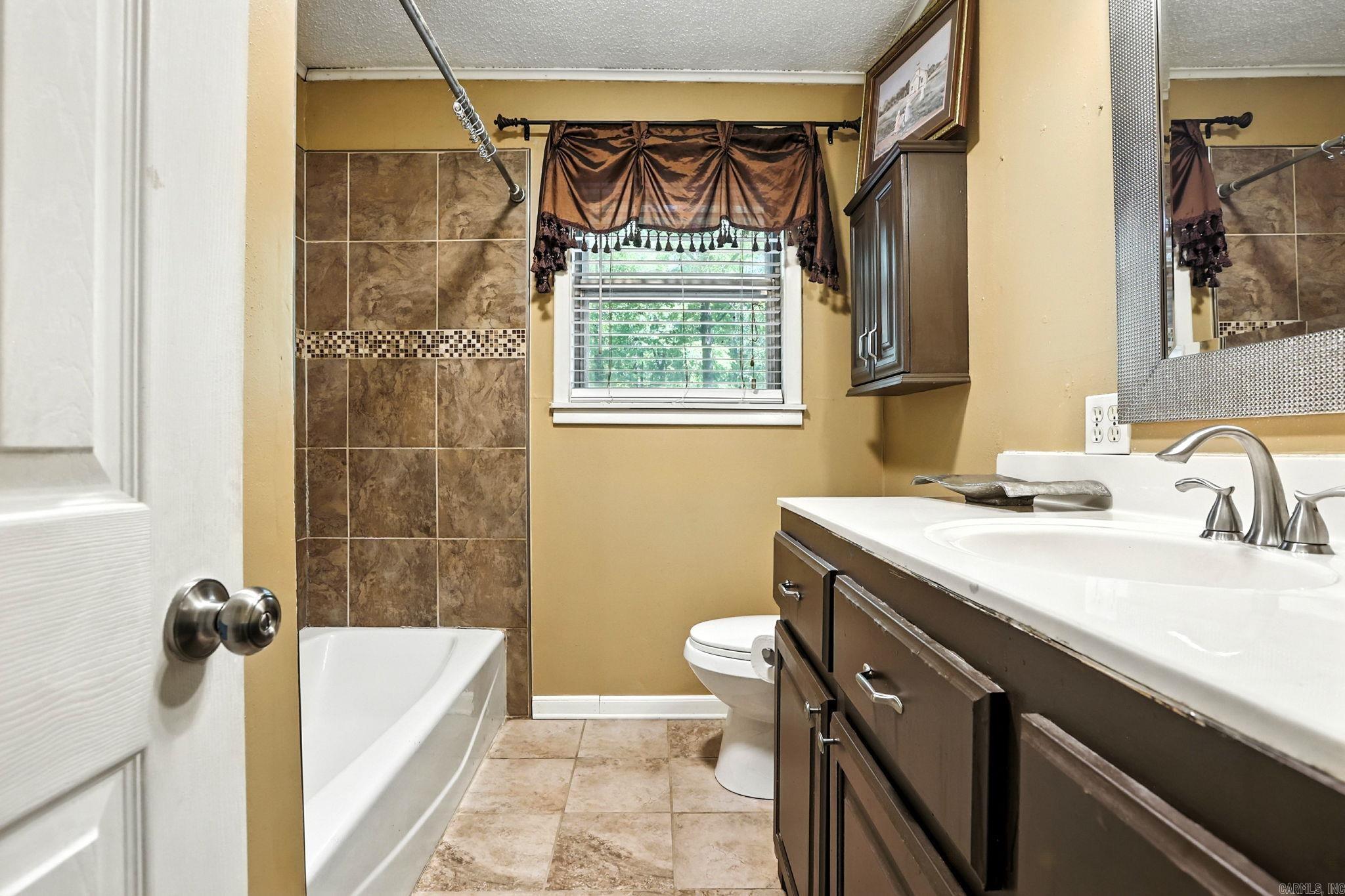 2911 Linda Kay Dr