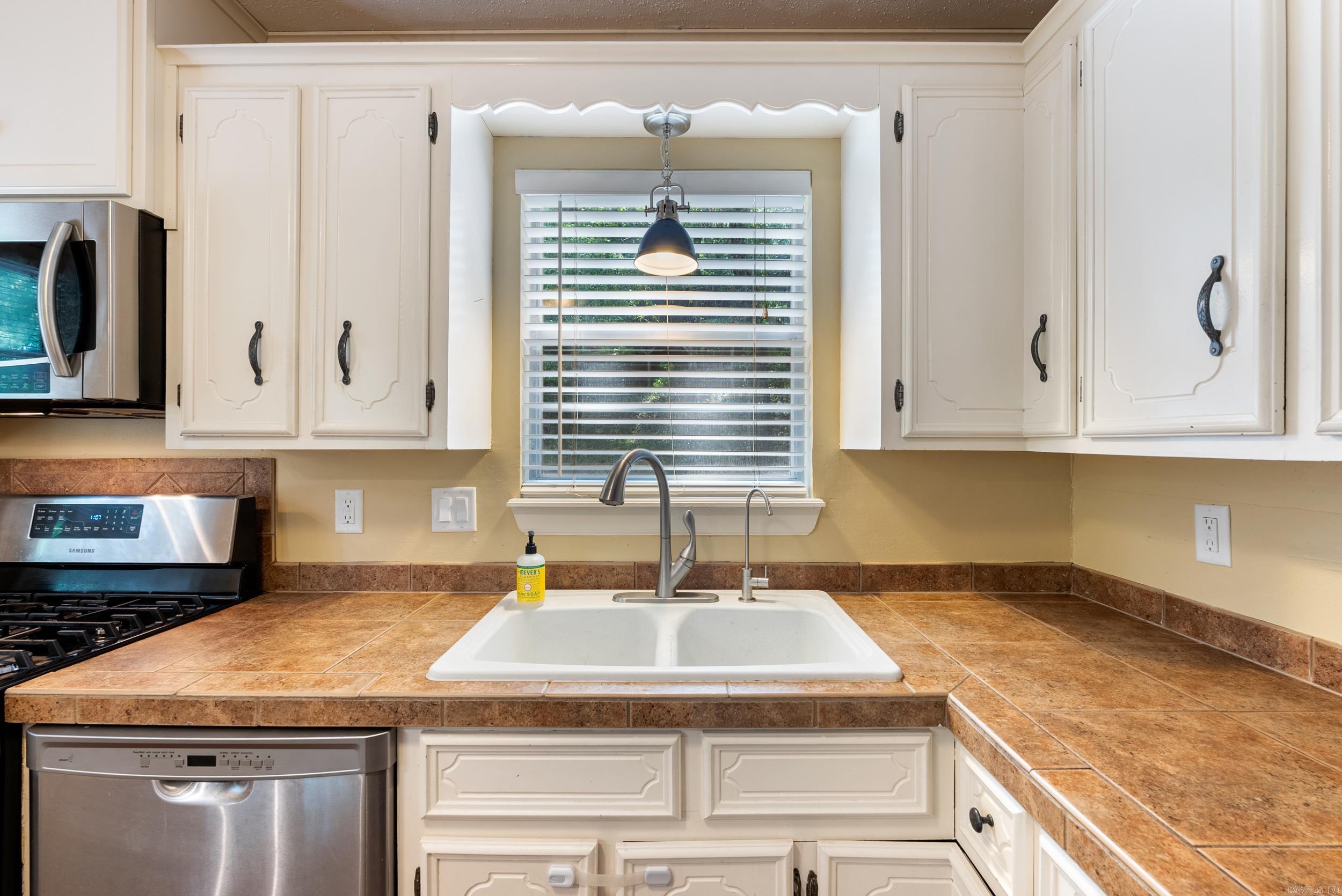 16 Rockledge Place