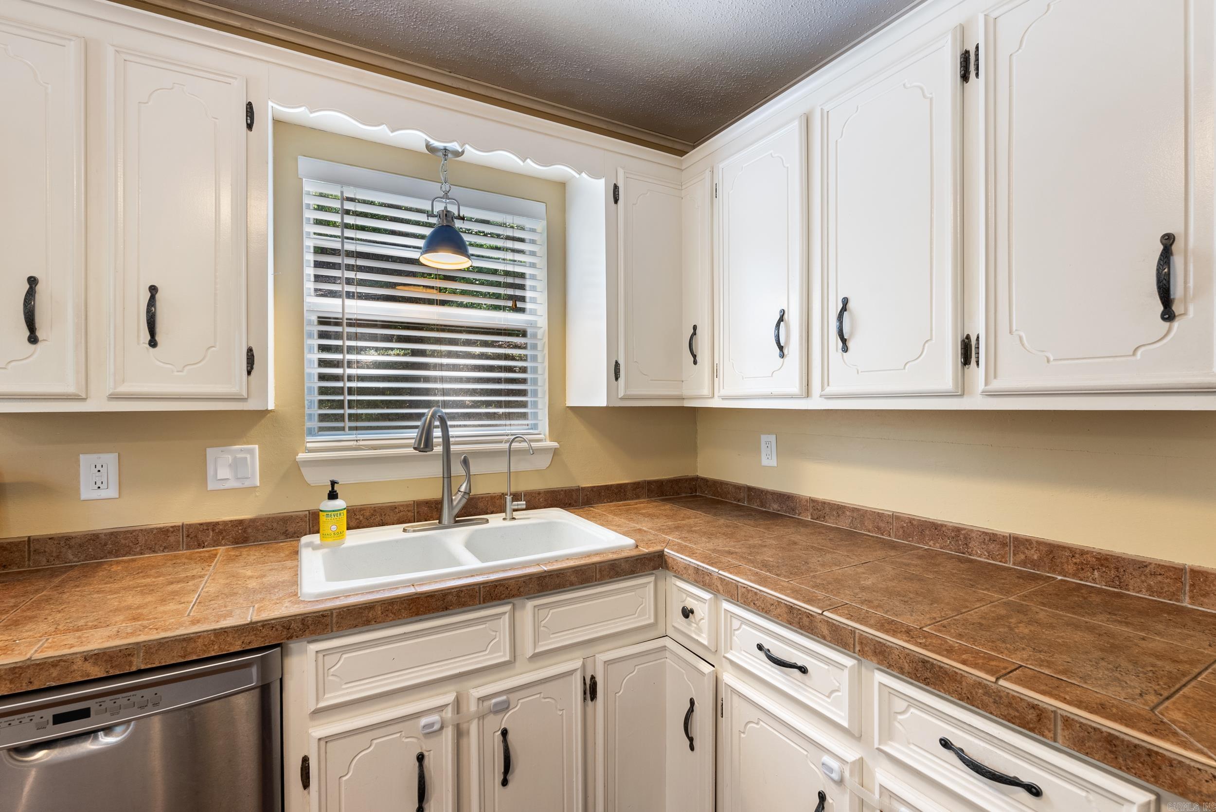 16 Rockledge Place