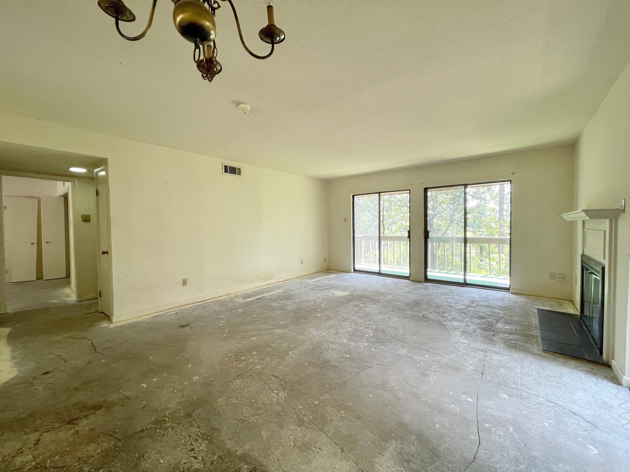1201 N Pierce Street Unit: 10