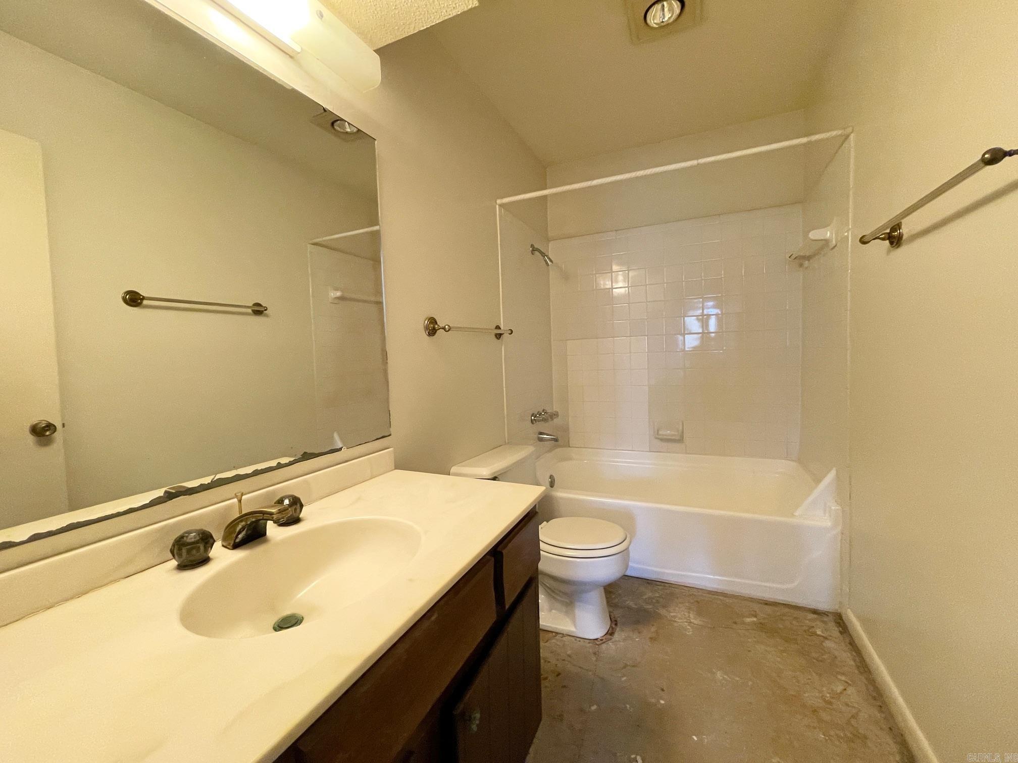 1201 N Pierce Street Unit: 10