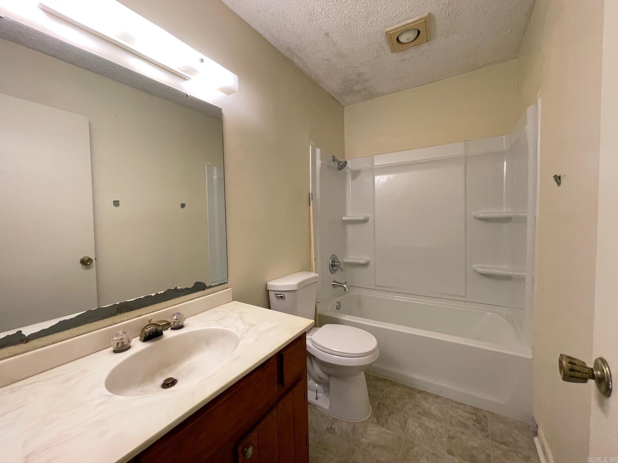 1201 N Pierce Street Unit: 10