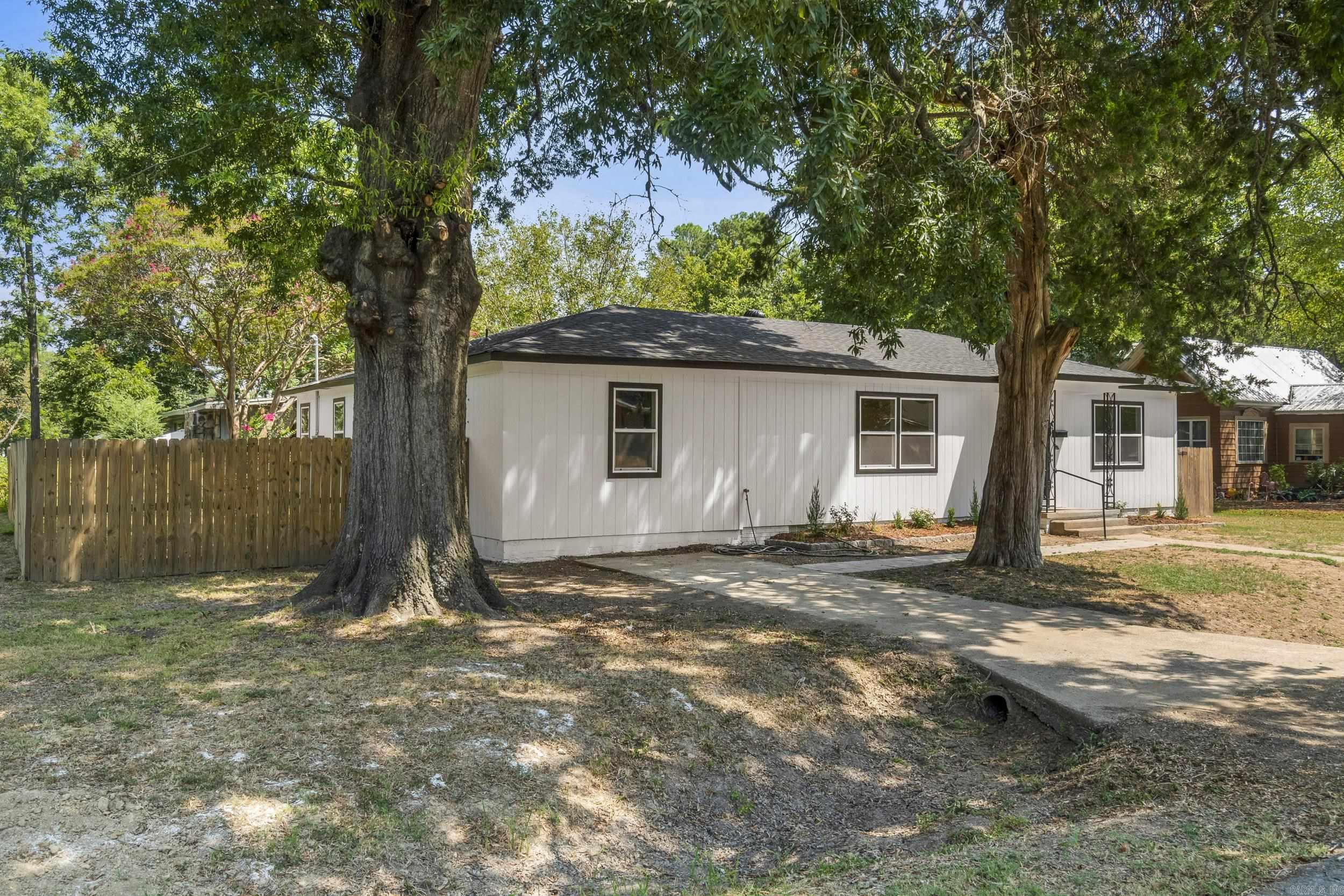 418 W 4th Street