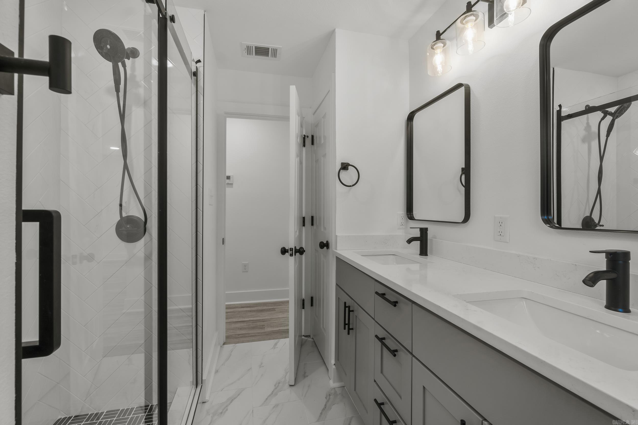 418 W 4th Street