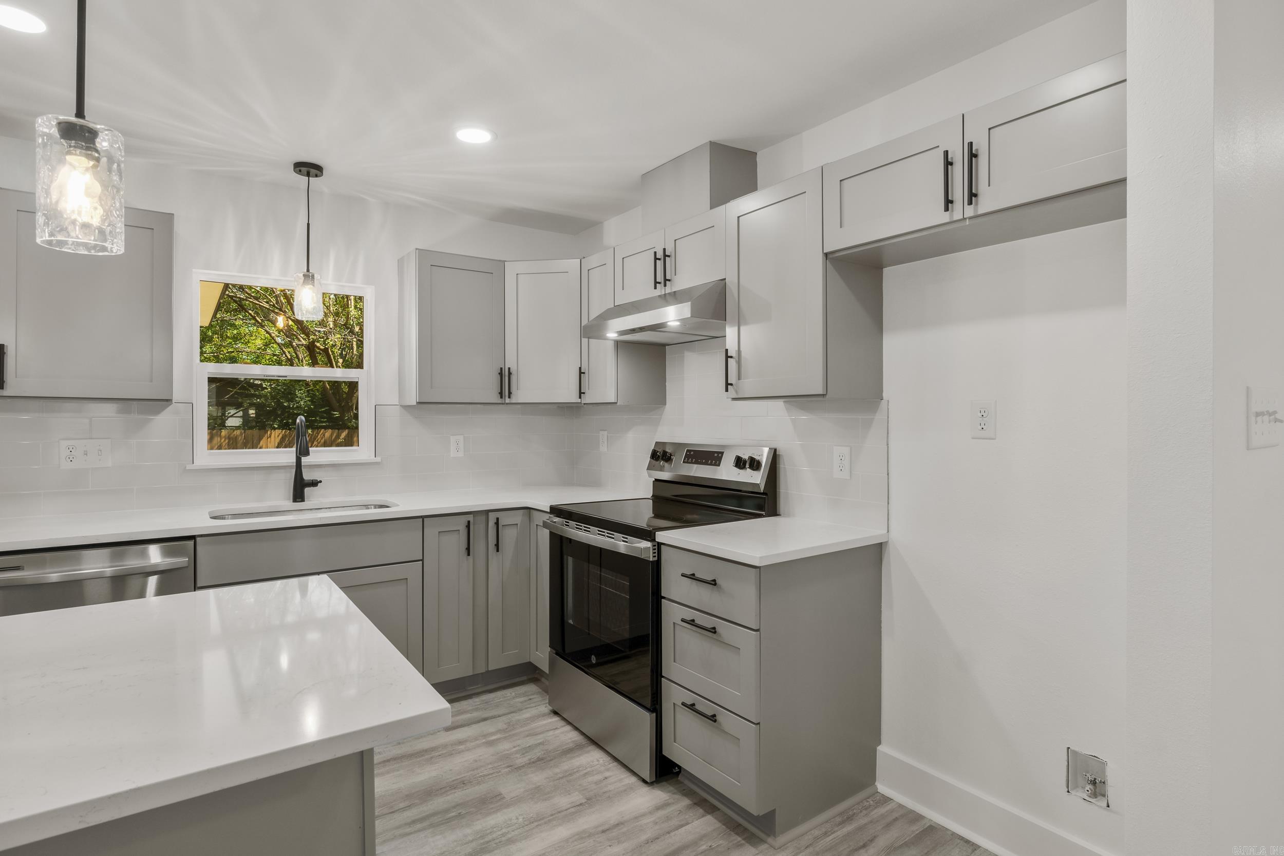 418 W 4th Street