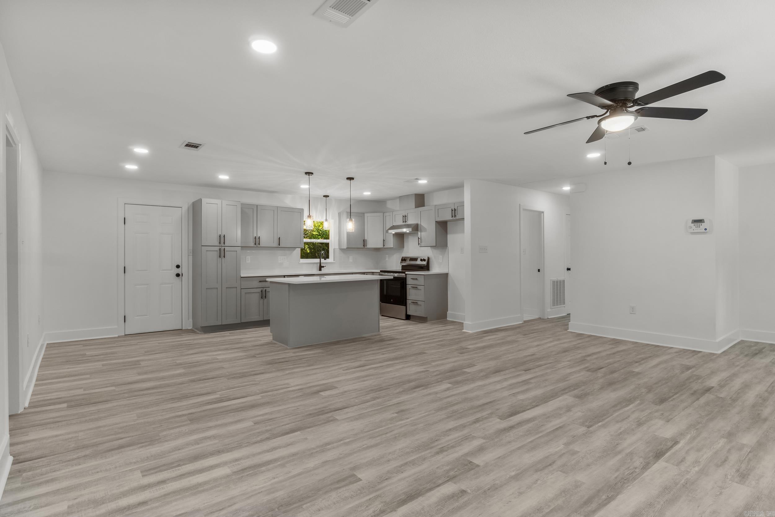 418 W 4th Street