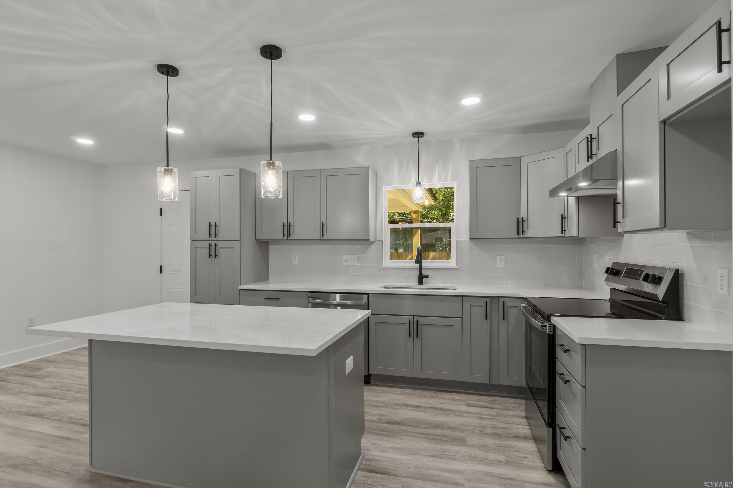 418 W 4th Street