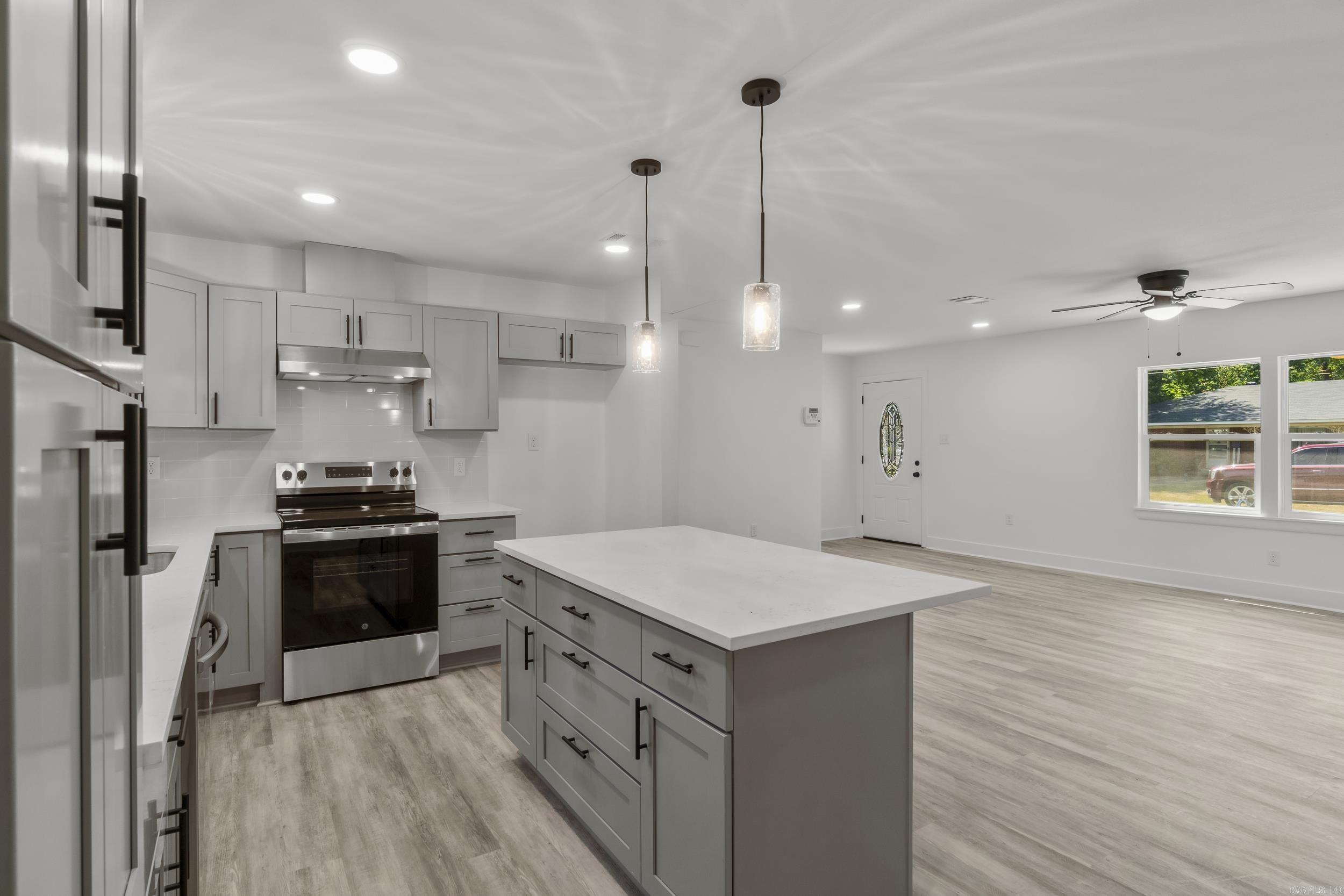 418 W 4th Street
