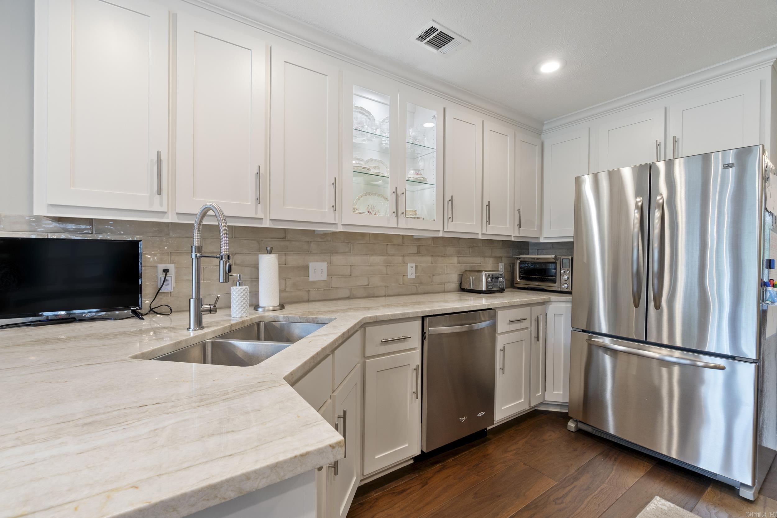 3045 DALLAS LOOP