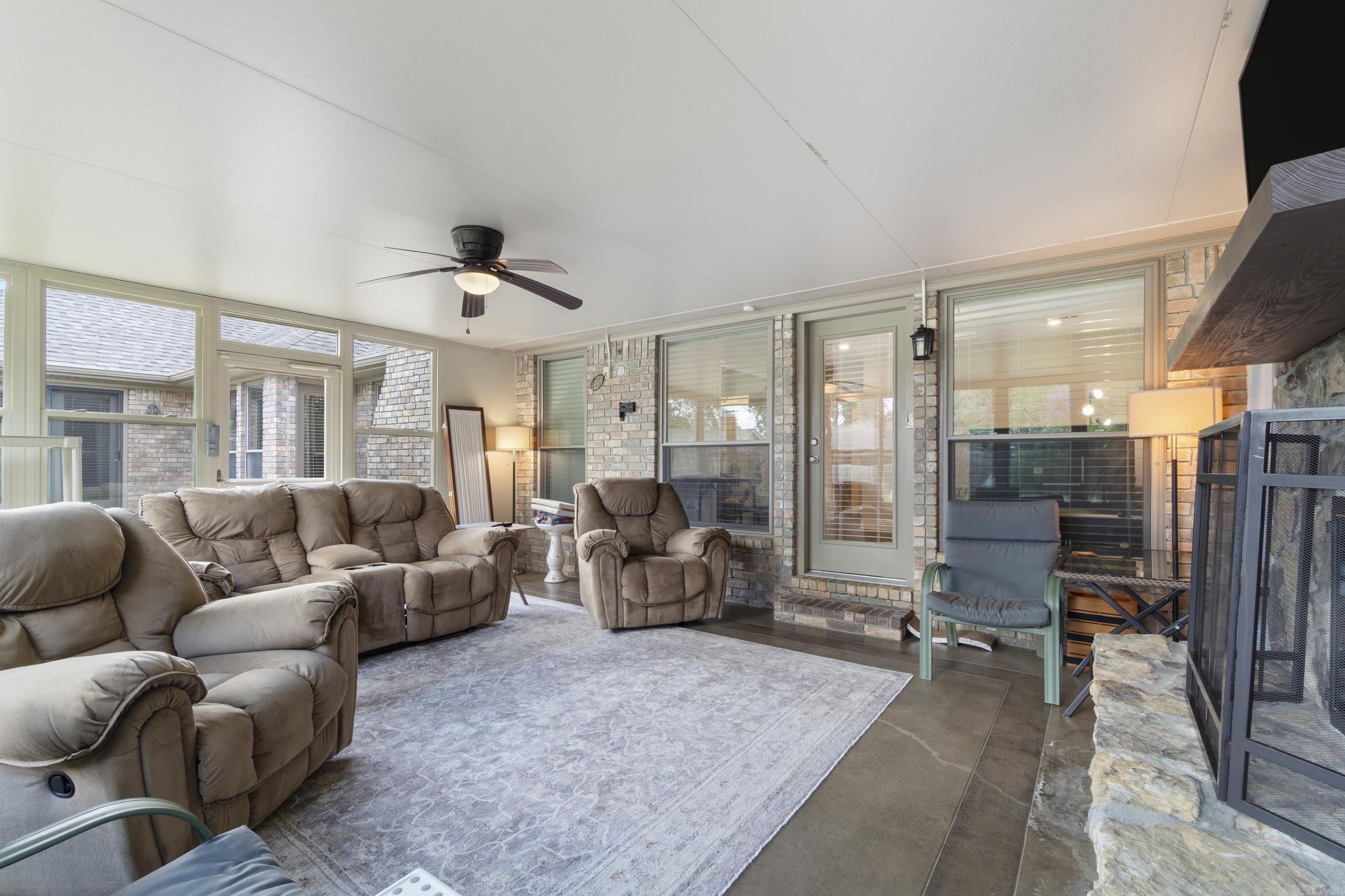 3045 DALLAS LOOP