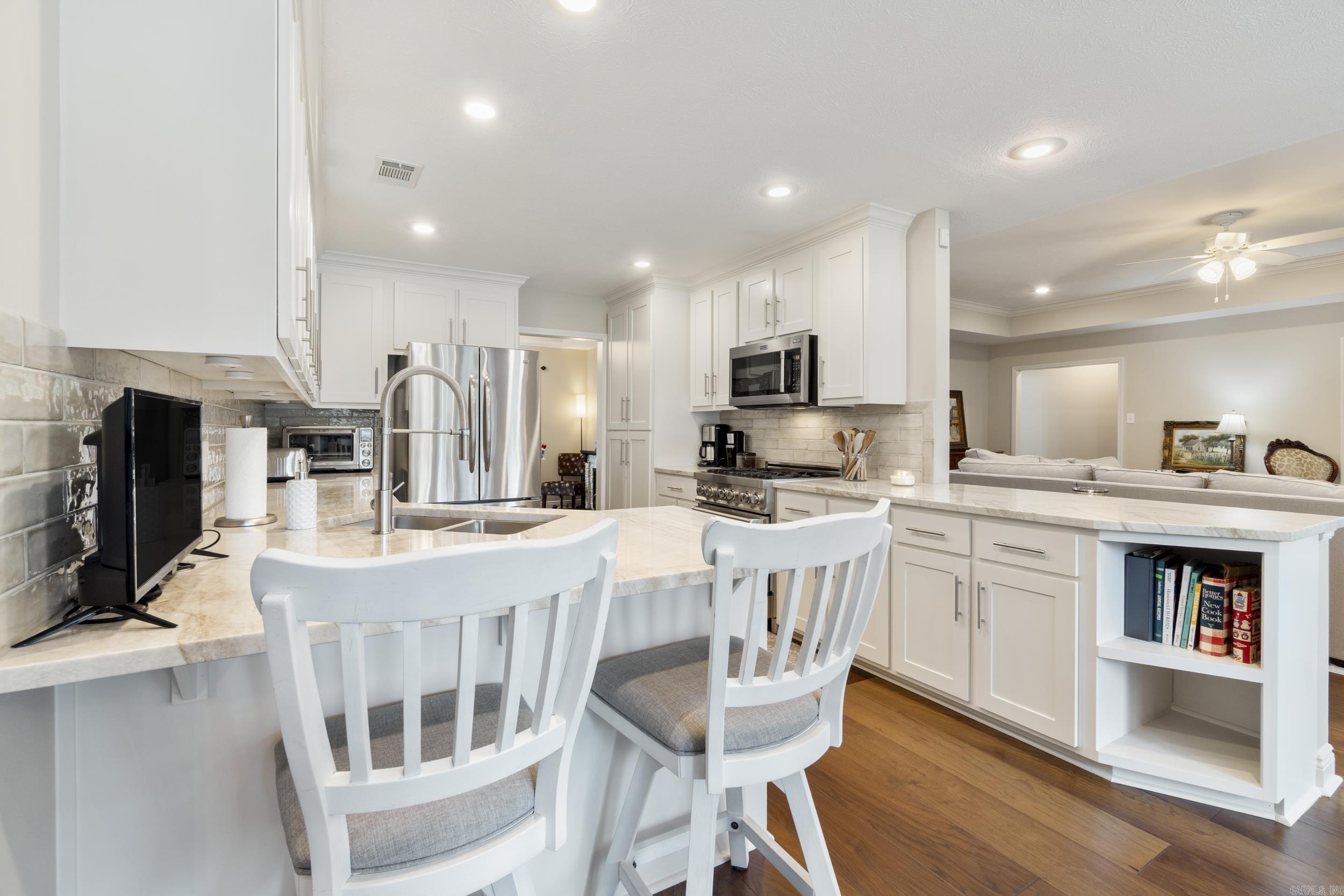 3045 DALLAS LOOP