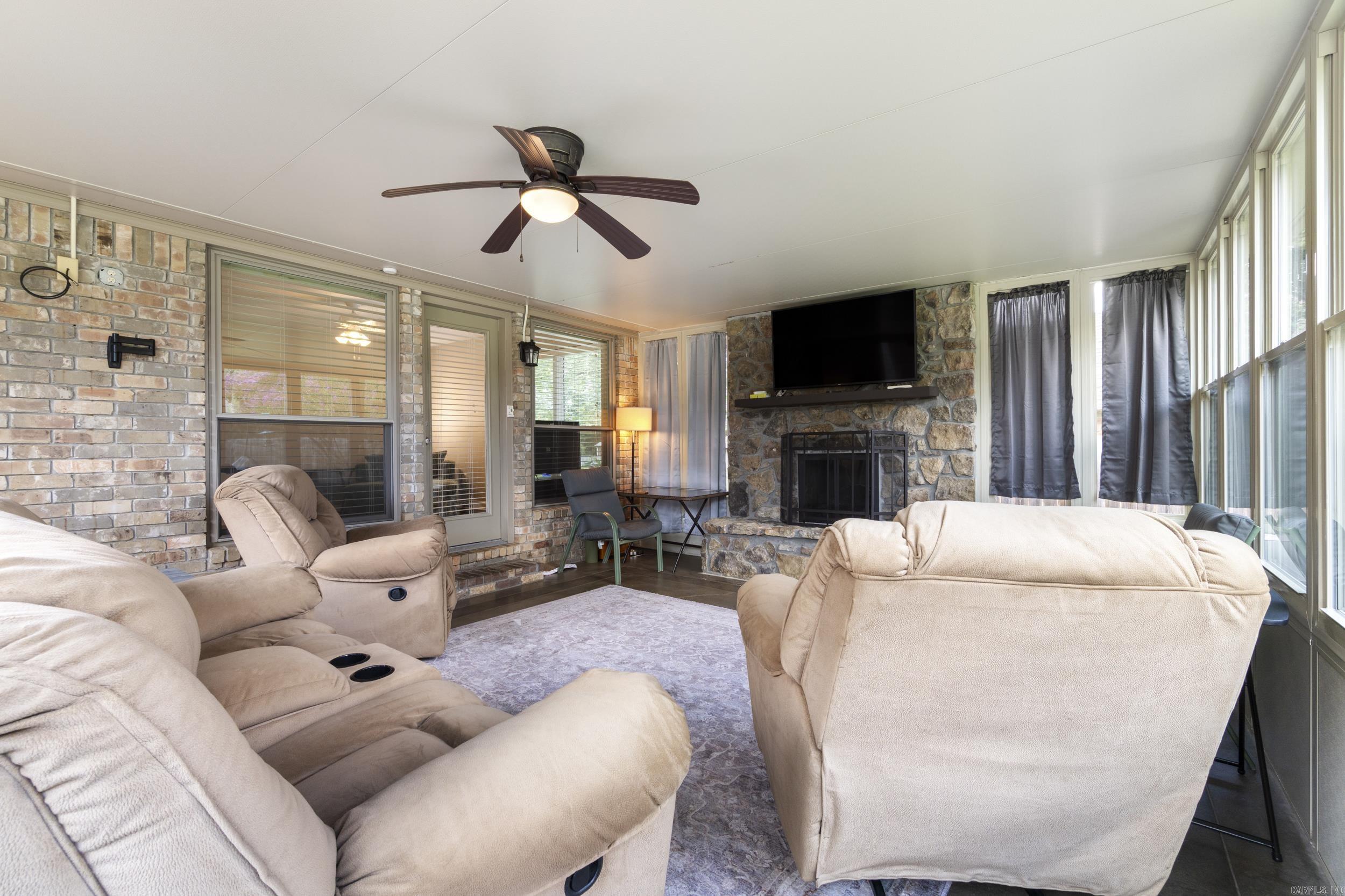 3045 DALLAS LOOP
