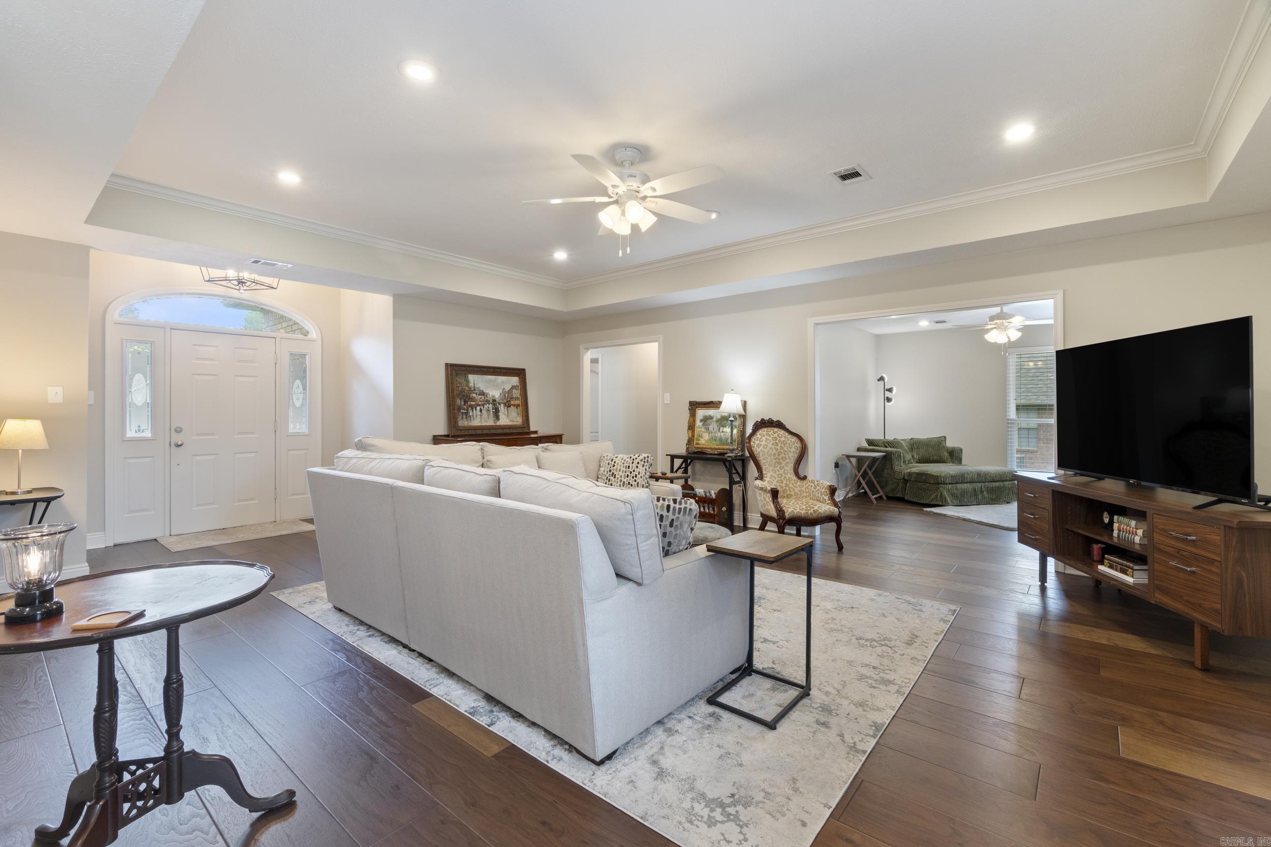3045 DALLAS LOOP