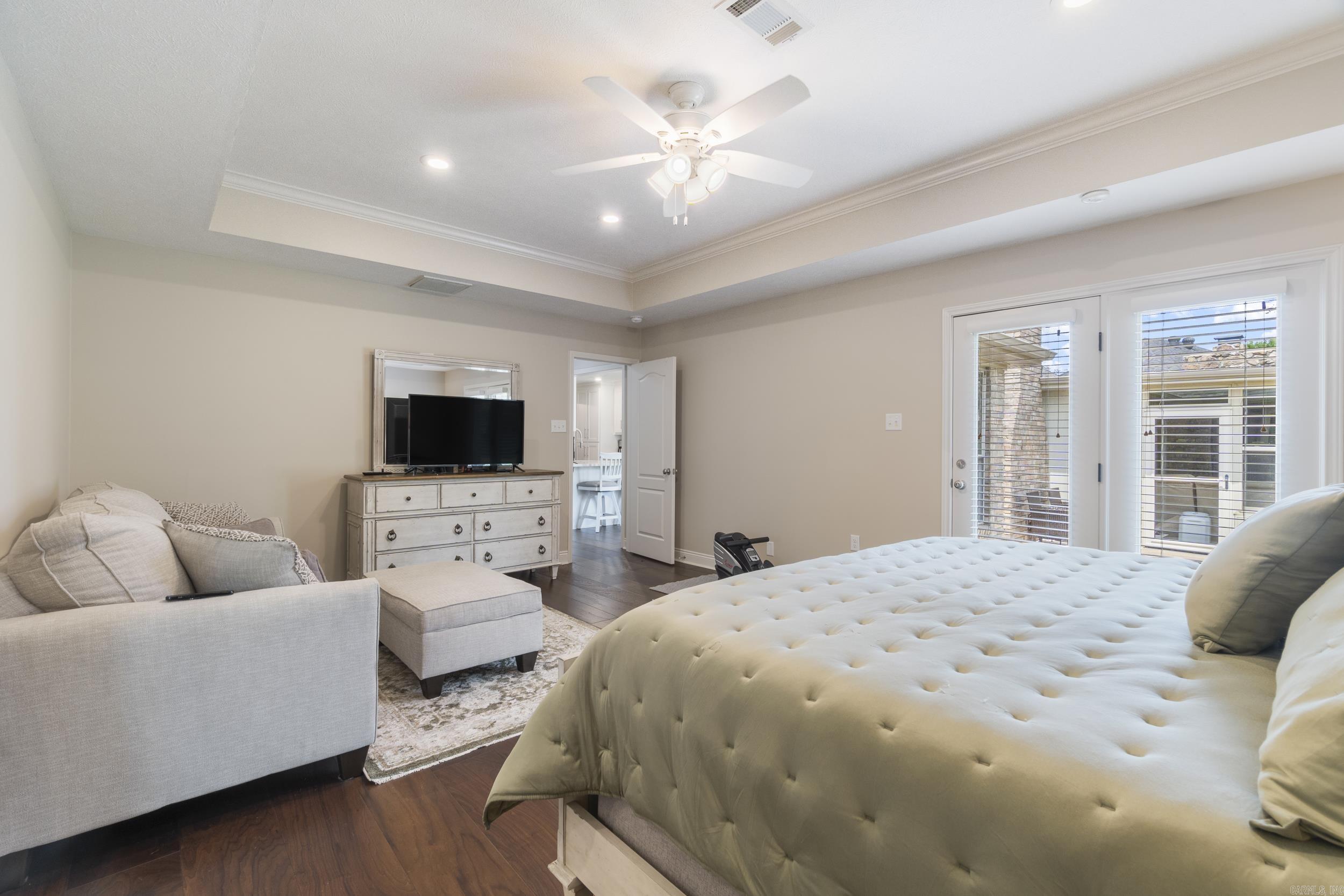 3045 DALLAS LOOP