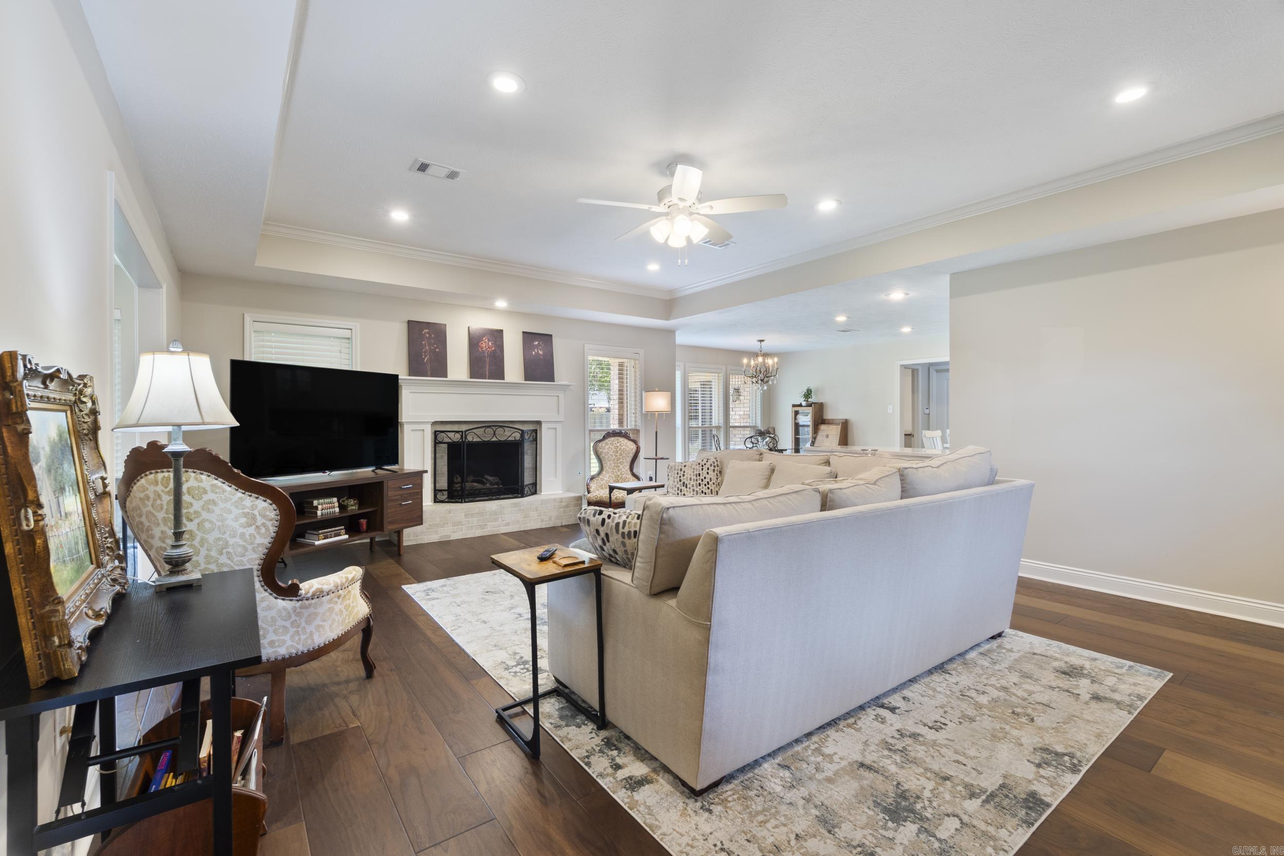 3045 DALLAS LOOP