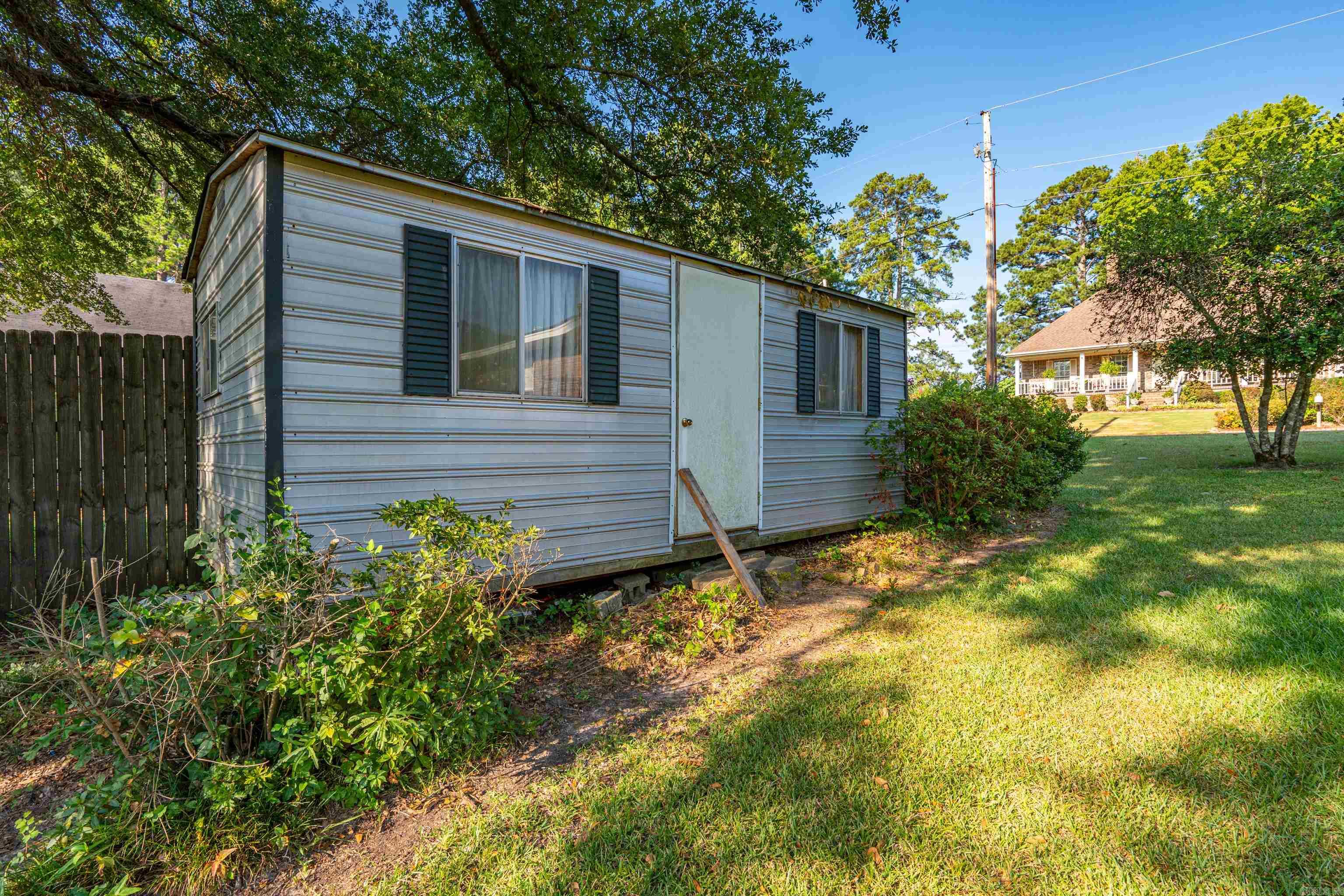 2717 Lynwood Drive