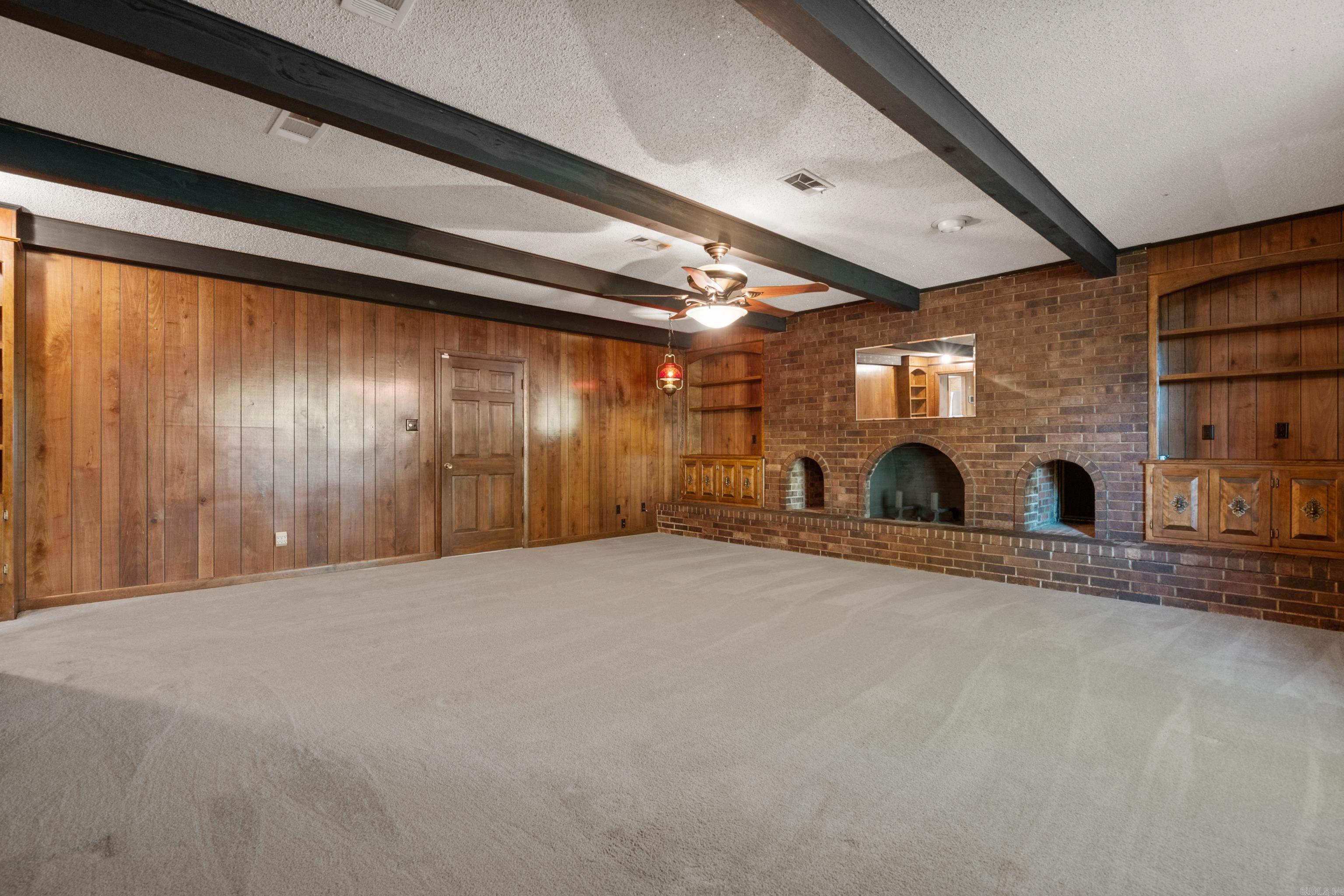 2717 Lynwood Drive