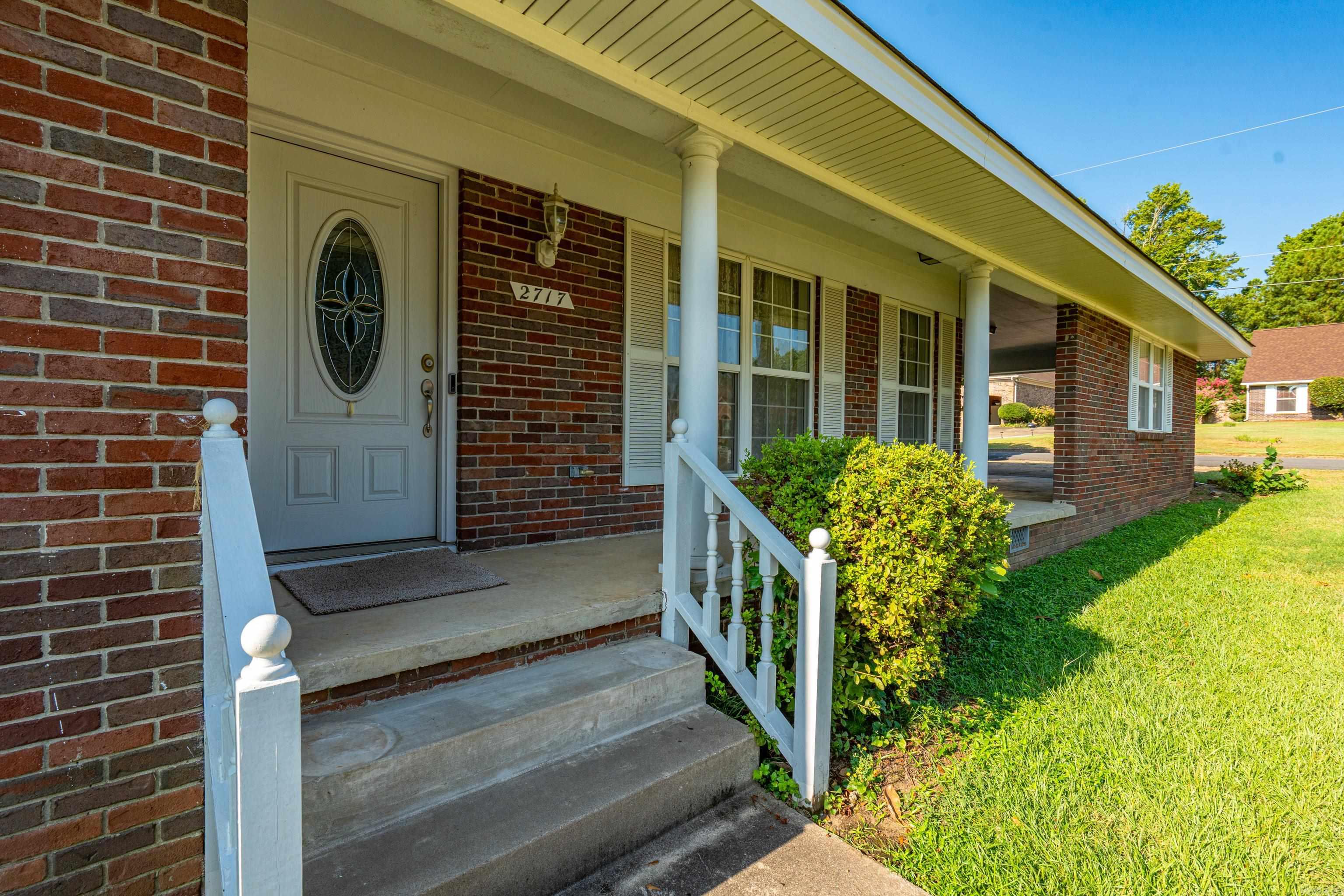 2717 Lynwood Drive