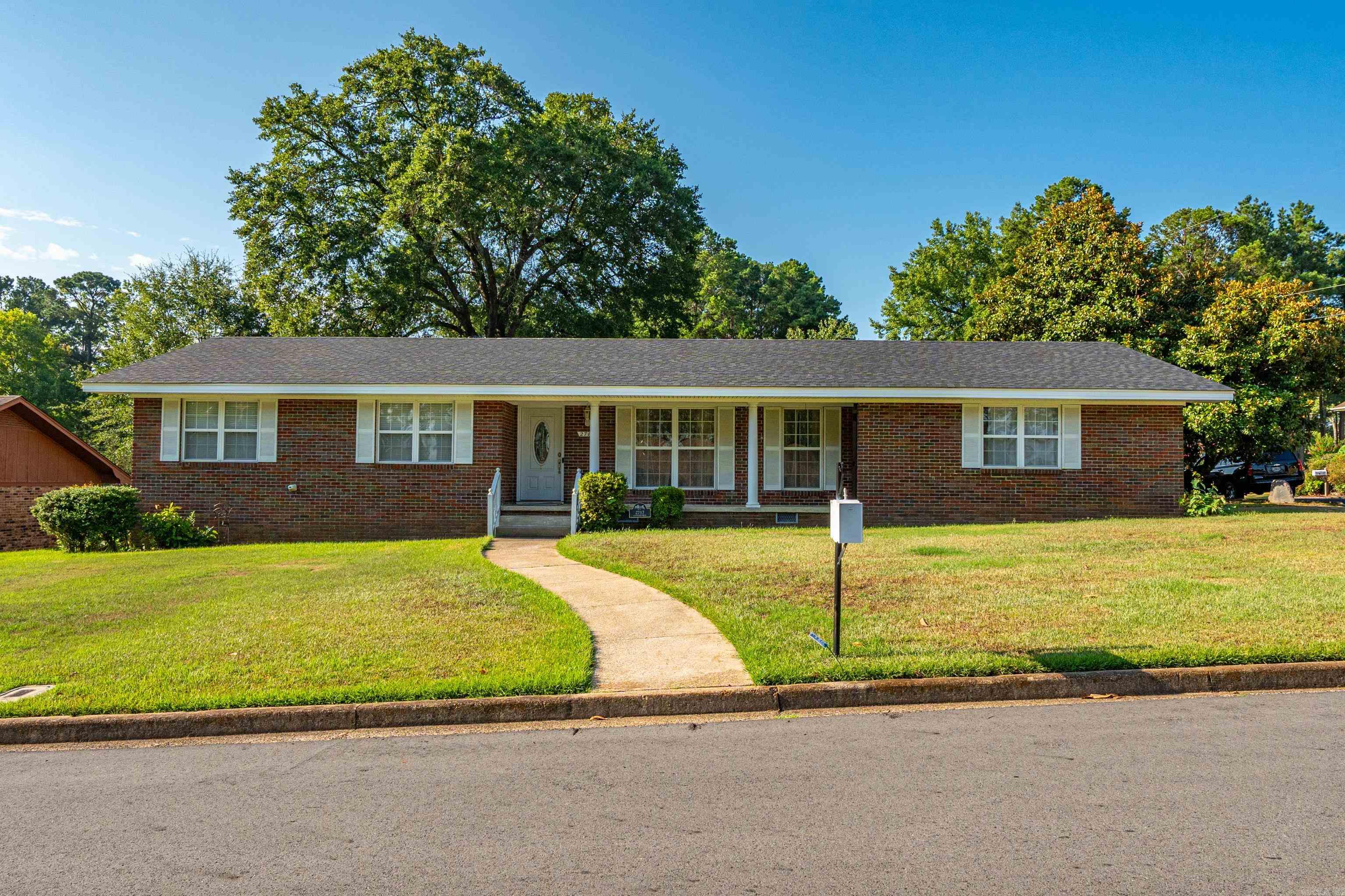 2717 Lynwood Drive