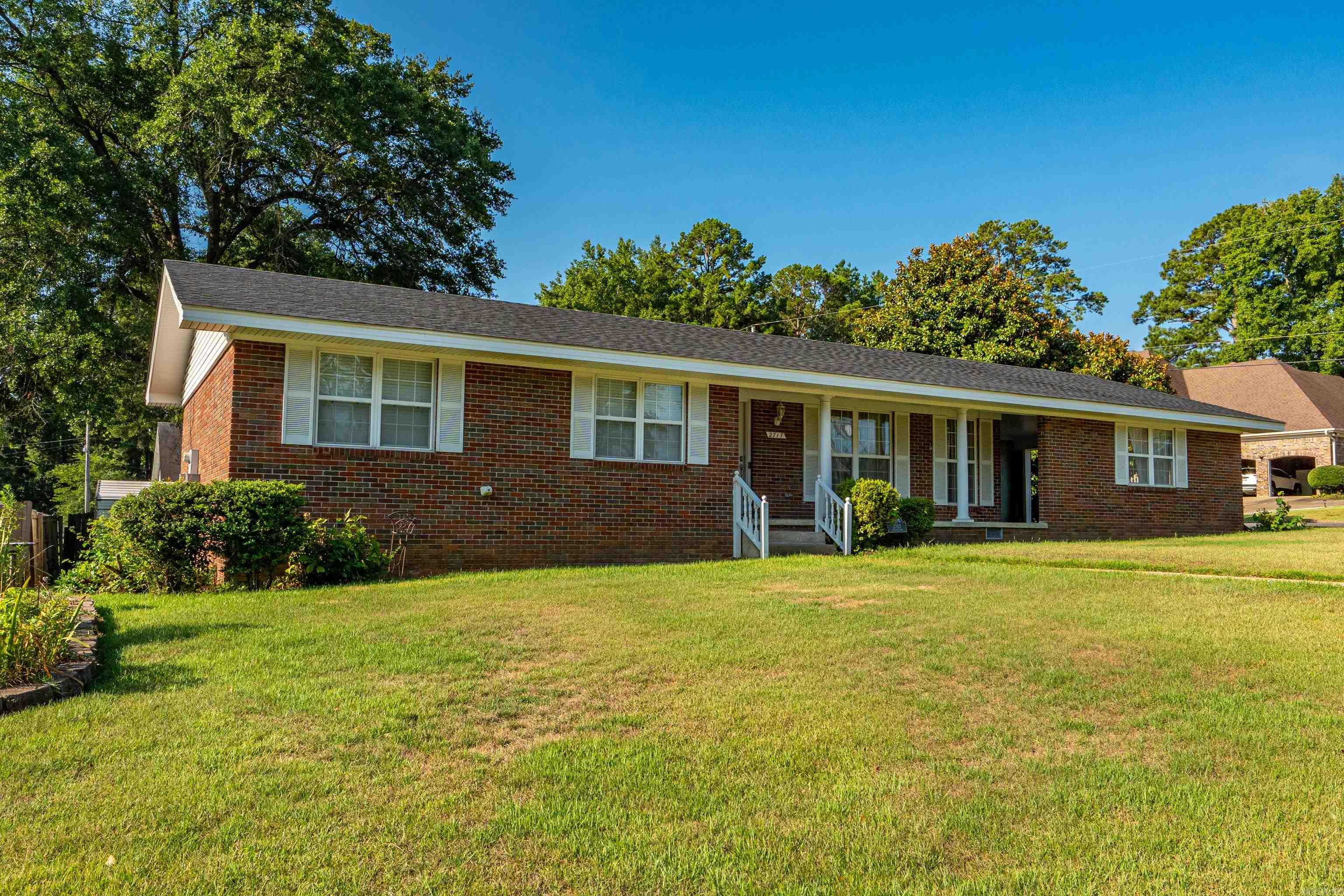 2717 Lynwood Drive