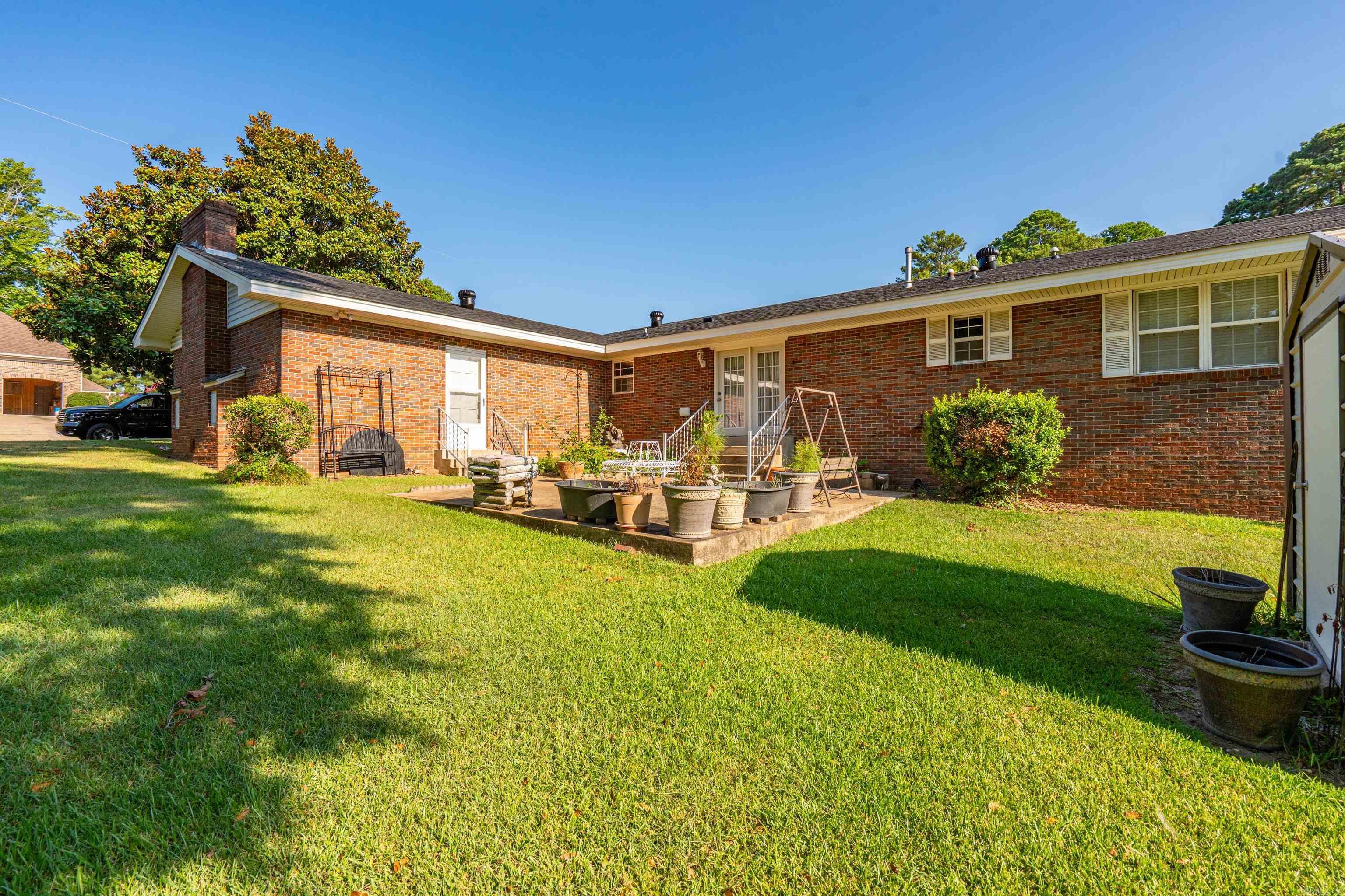 2717 Lynwood Drive