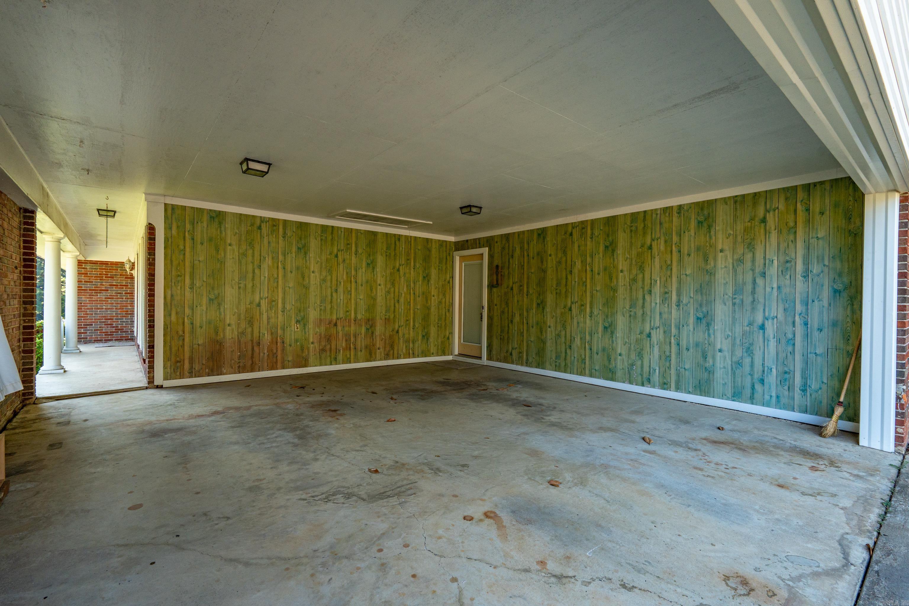 2717 Lynwood Drive