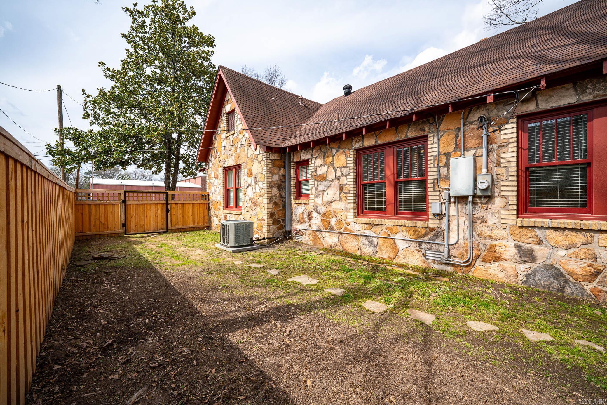 532 Faulkner Street