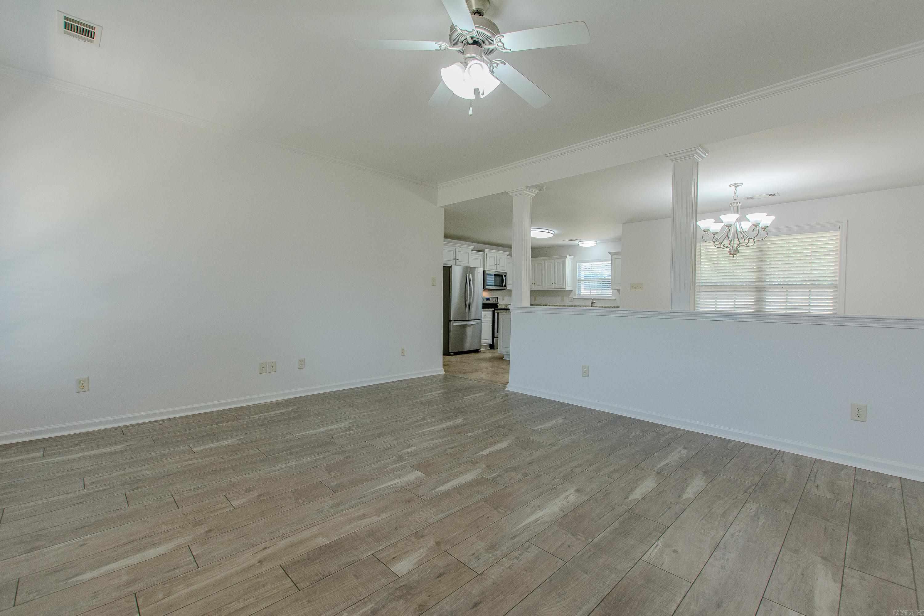 111 Lariat Dr