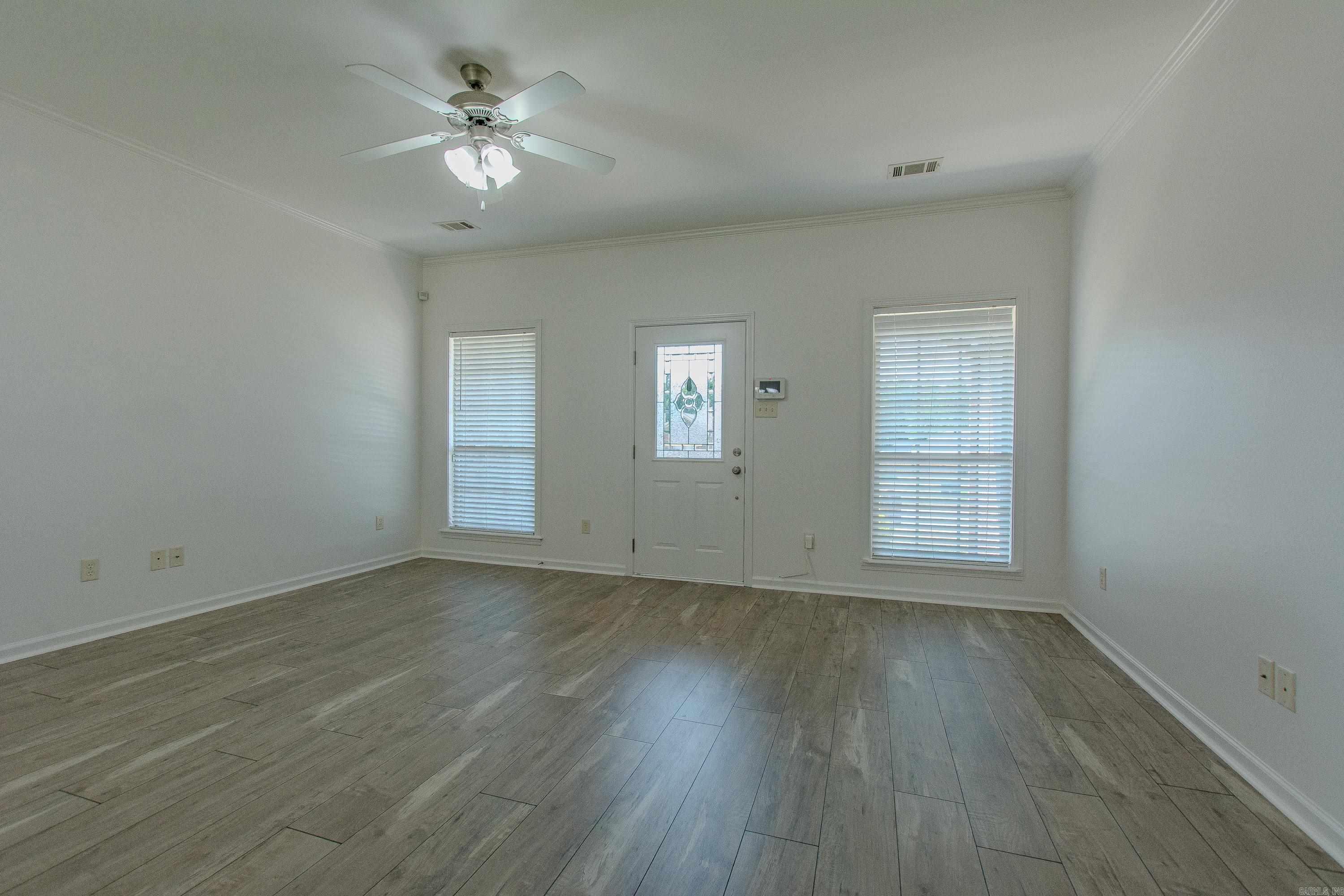 111 Lariat Dr