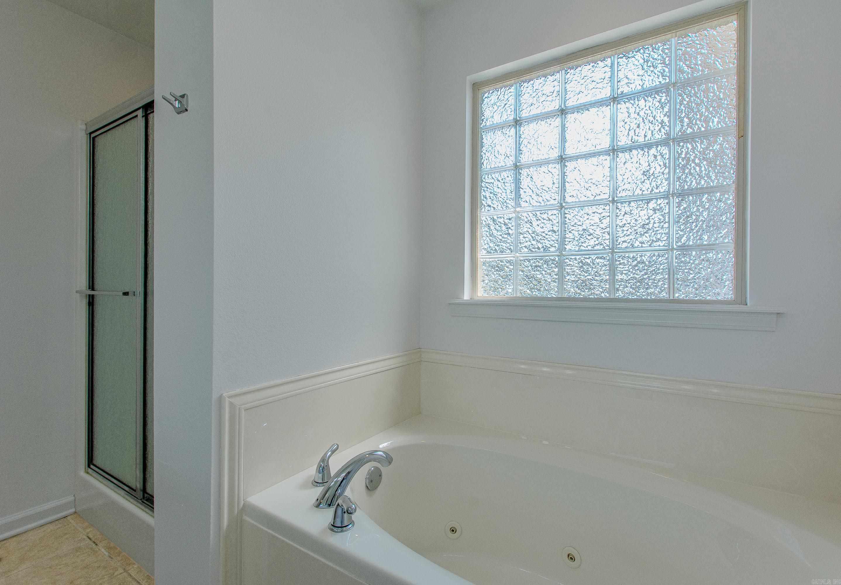 111 Lariat Dr