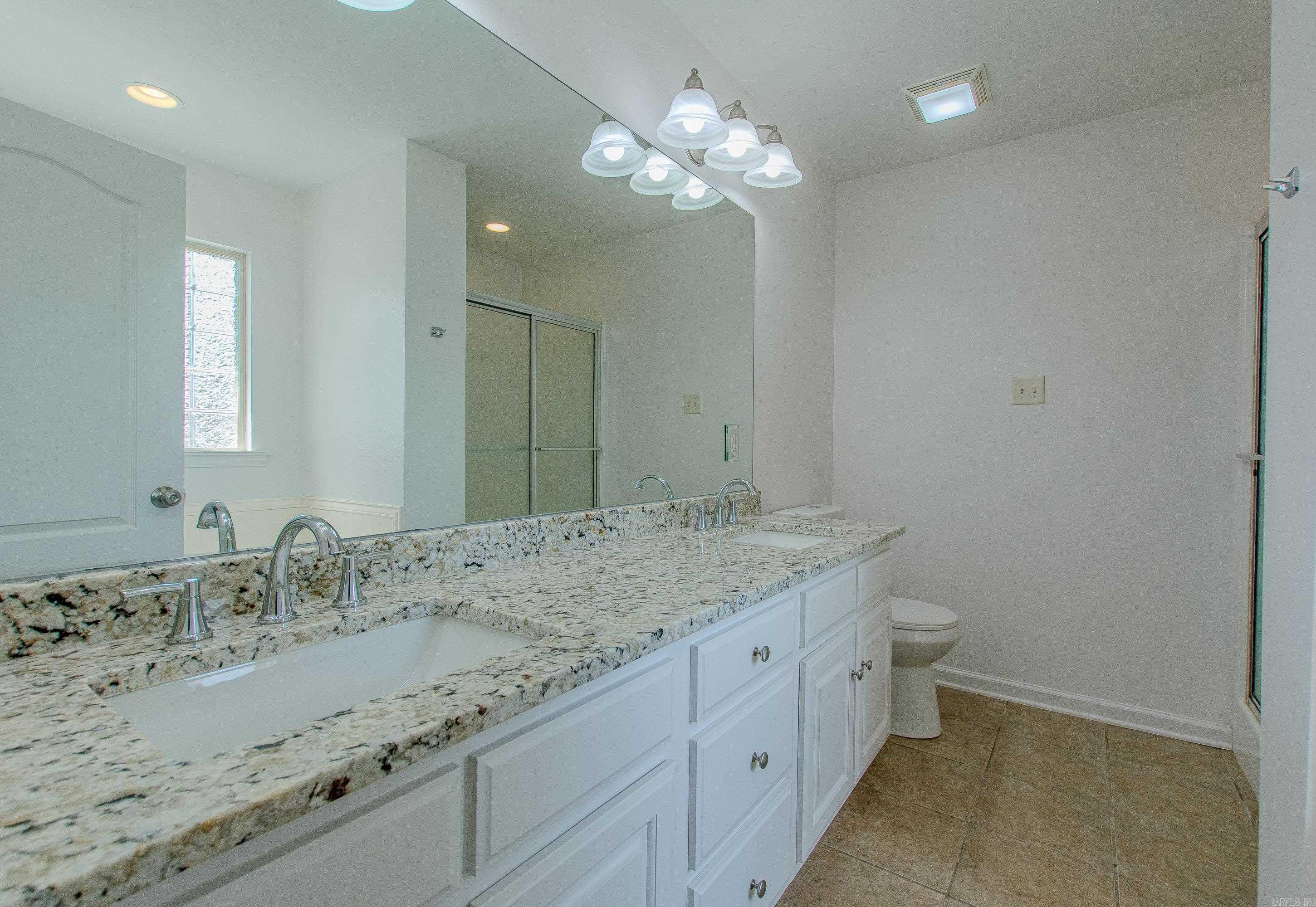 111 Lariat Dr