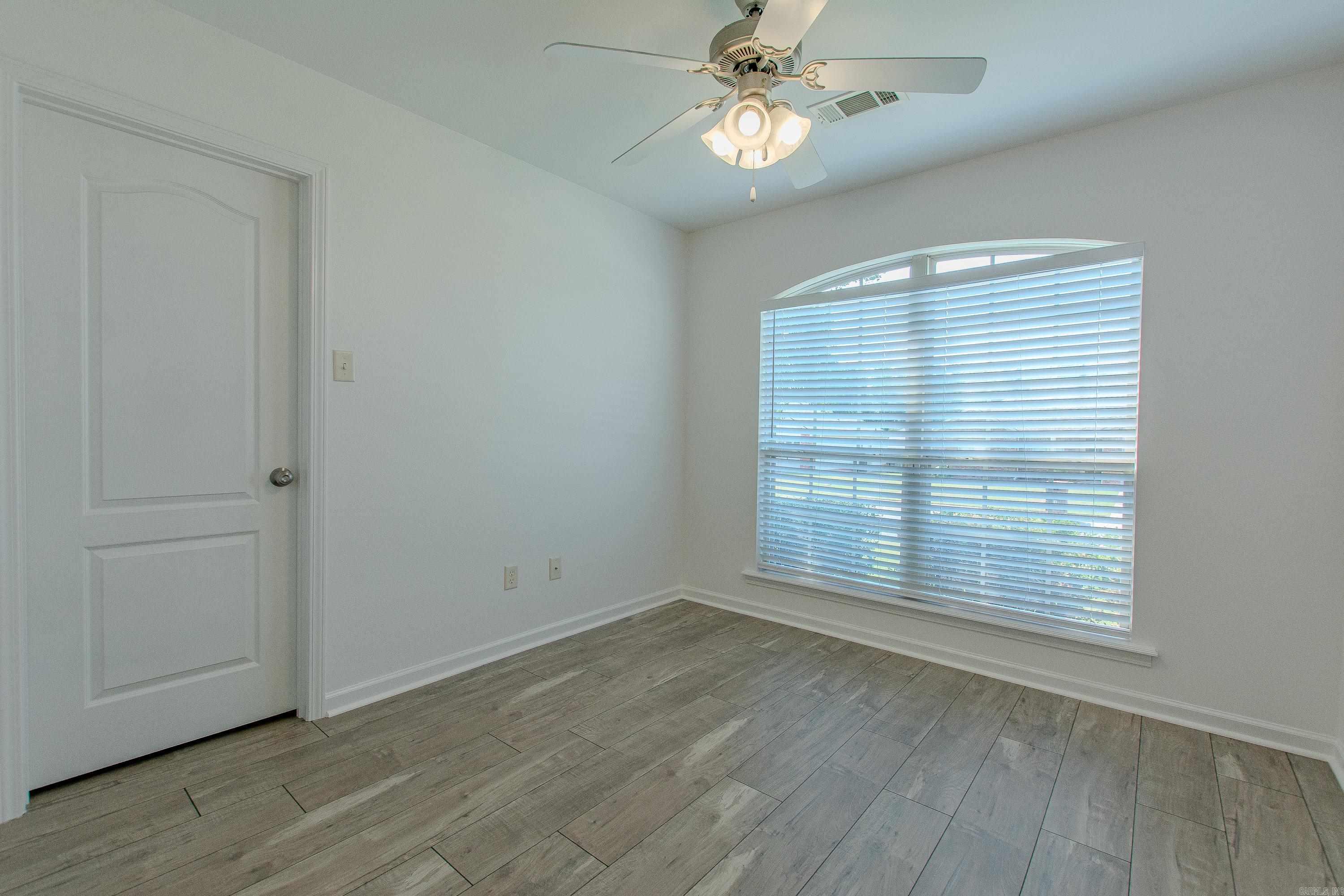 111 Lariat Dr