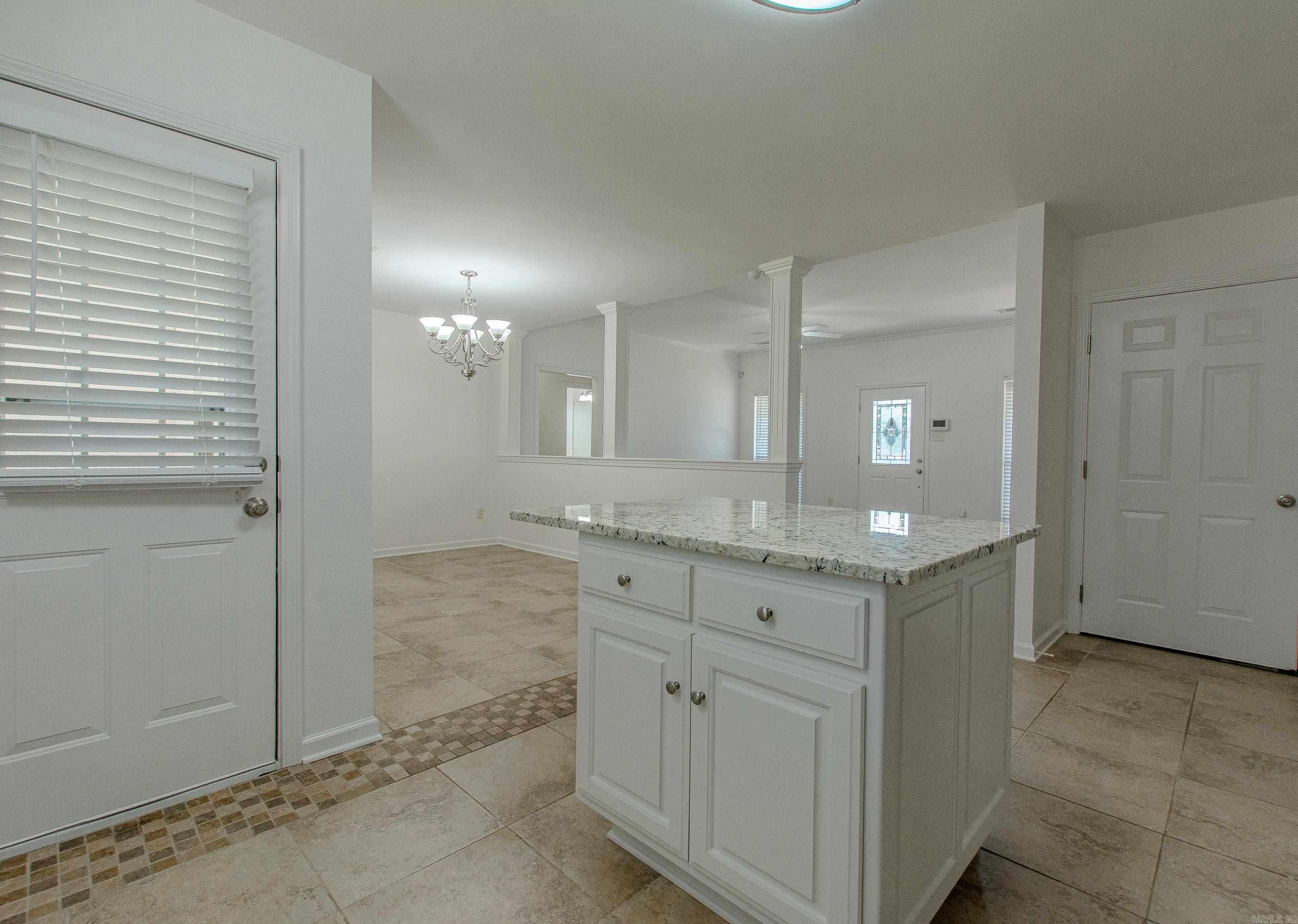 111 Lariat Dr