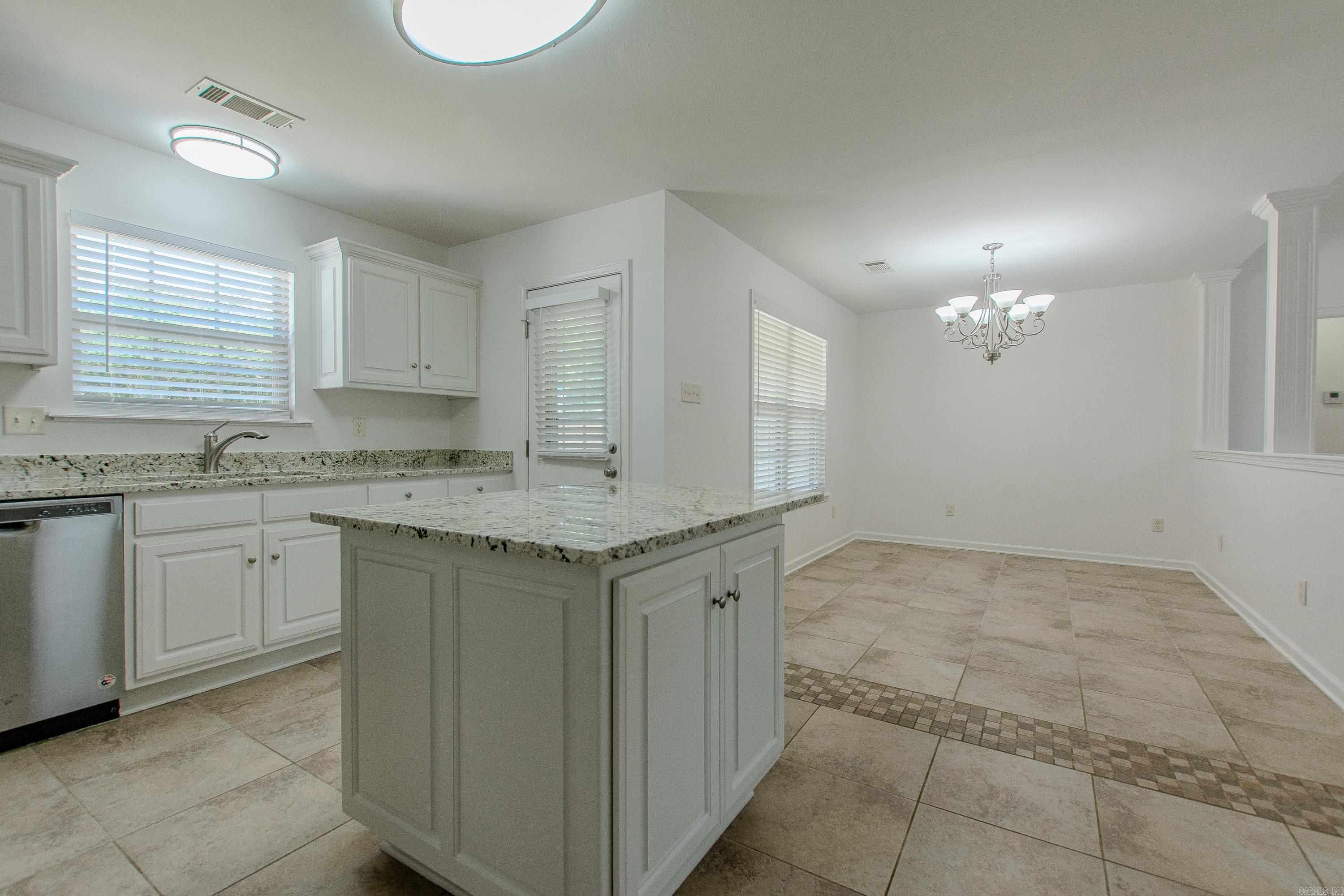 111 Lariat Dr