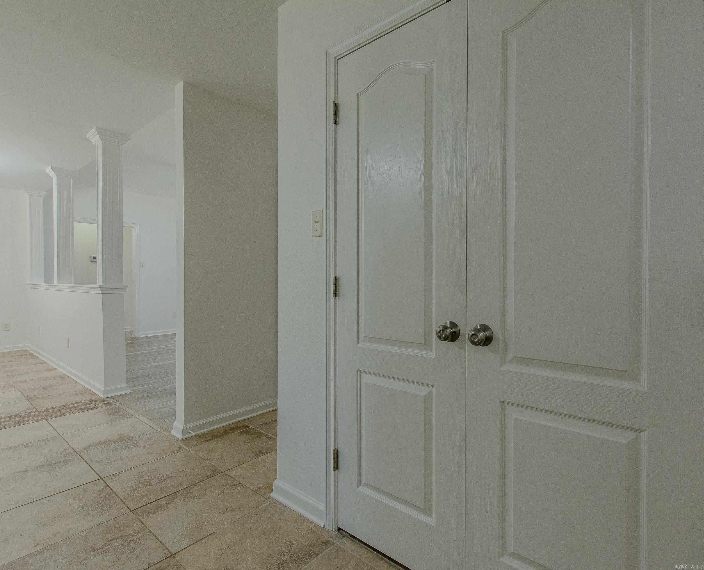 111 Lariat Dr