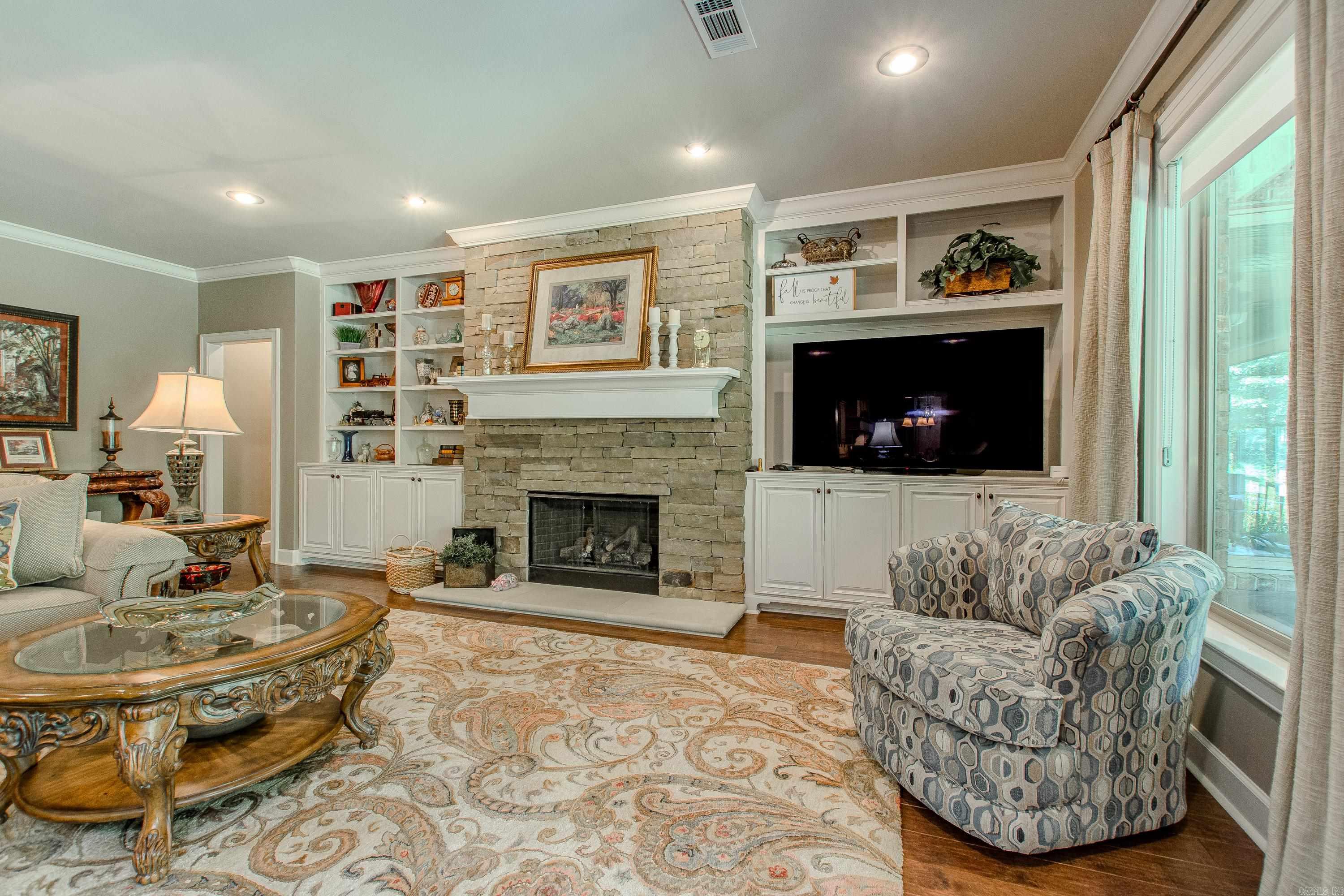 14800 Wild Oak Lane