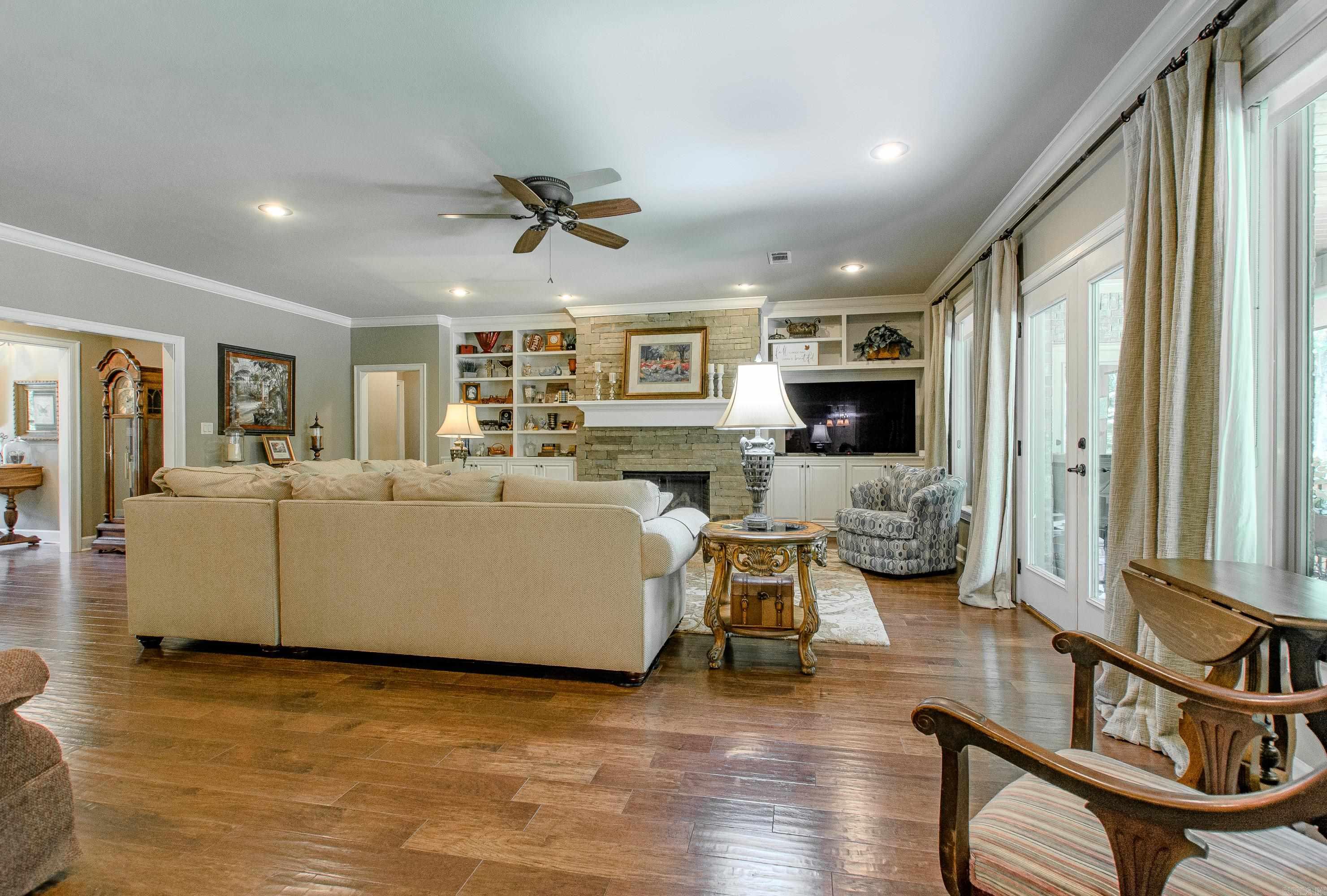 14800 Wild Oak Lane
