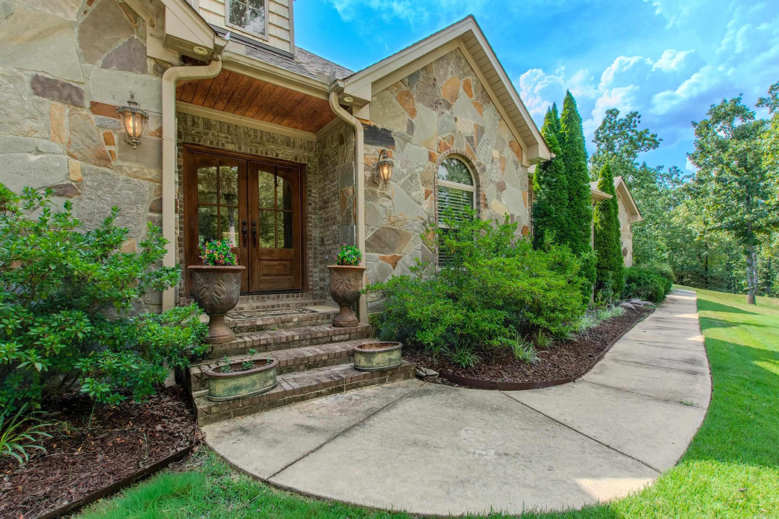 14800 Wild Oak Lane