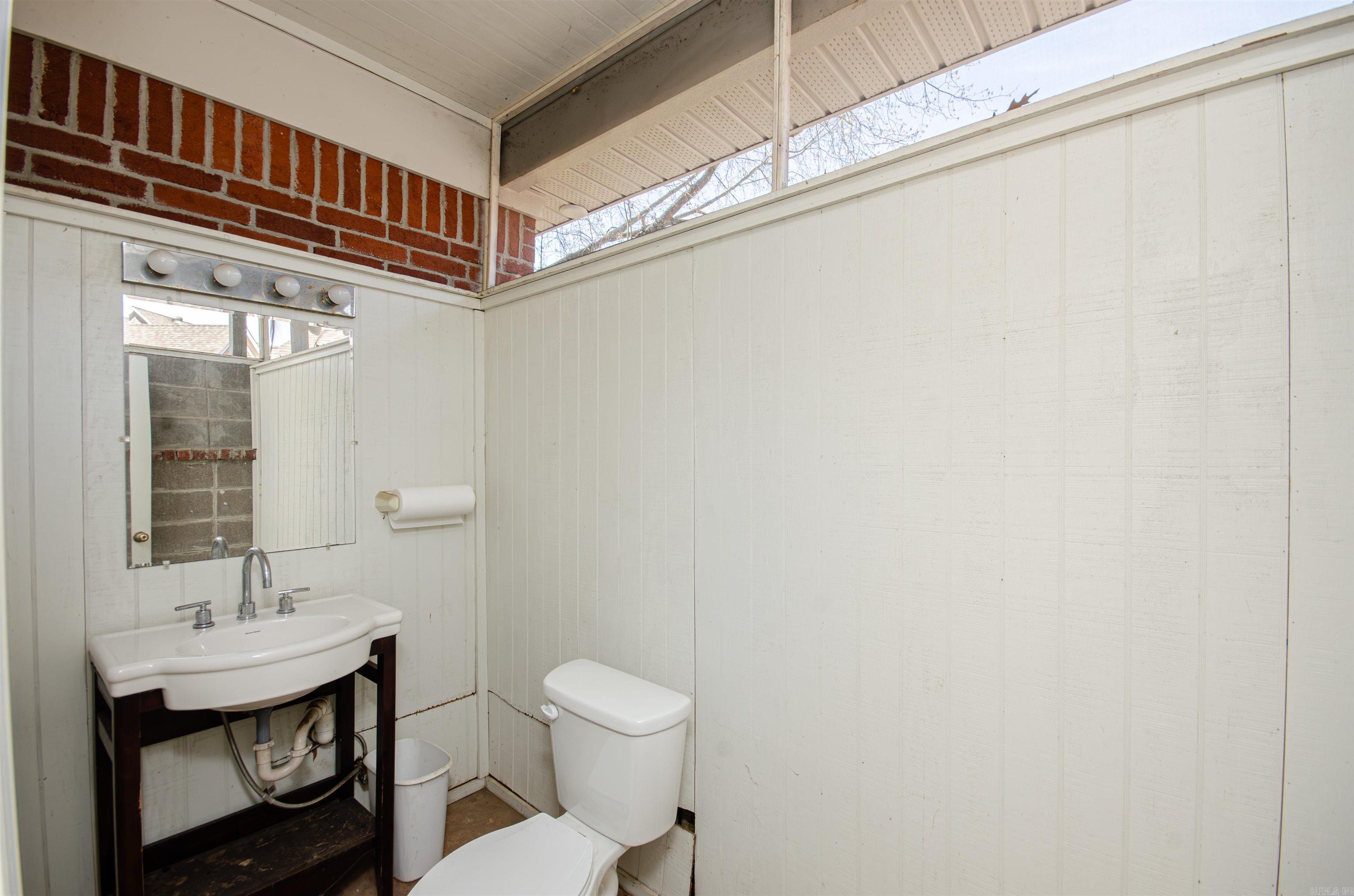 2585 Adamsbrooke Drive