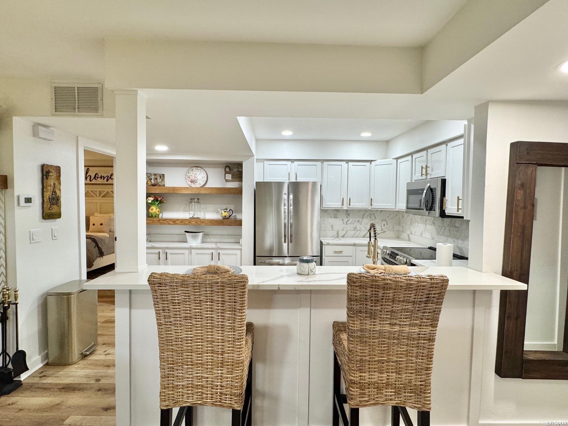 100 Bayou Point Unit: B-1