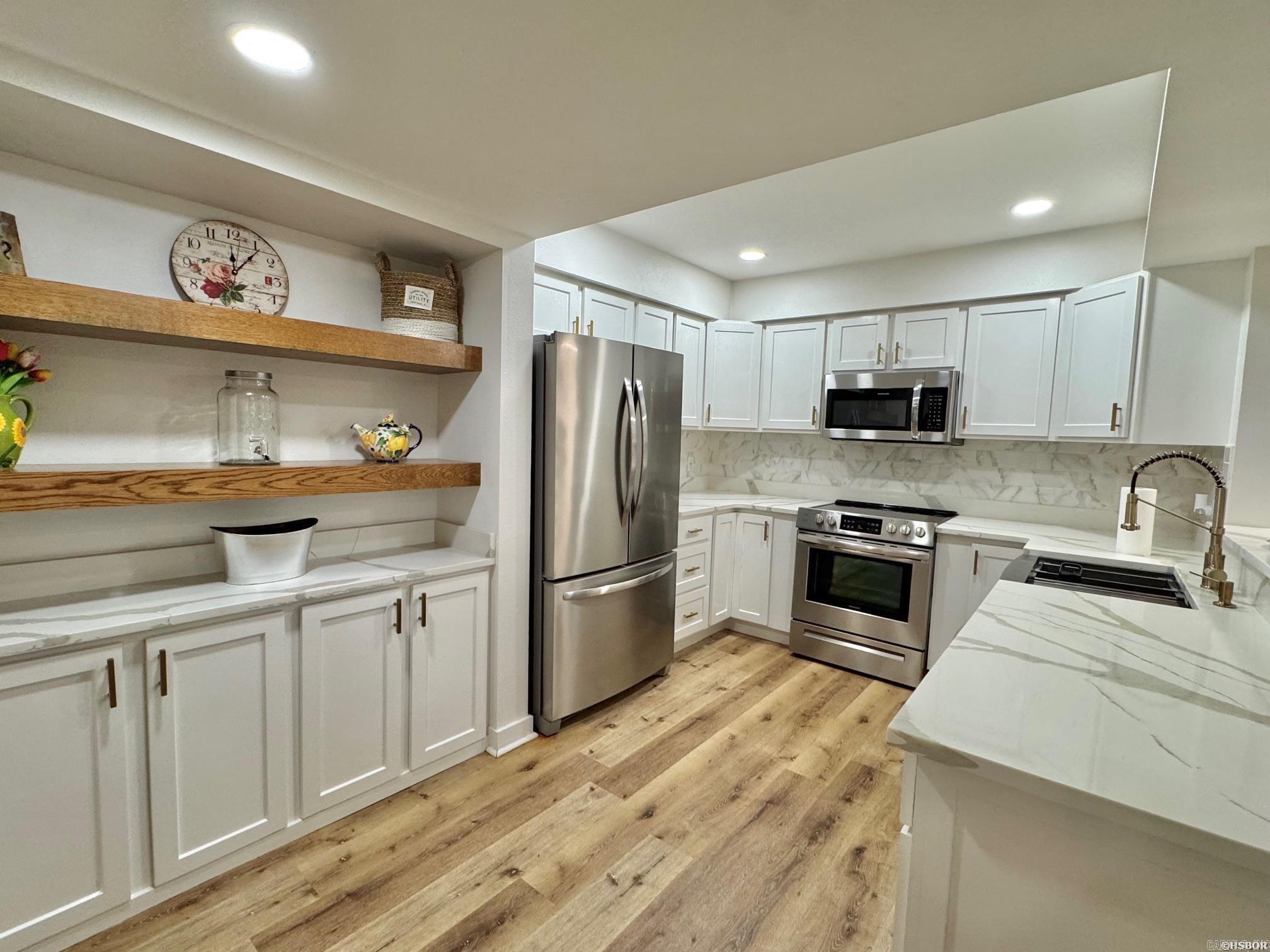 100 Bayou Point Unit: B-1